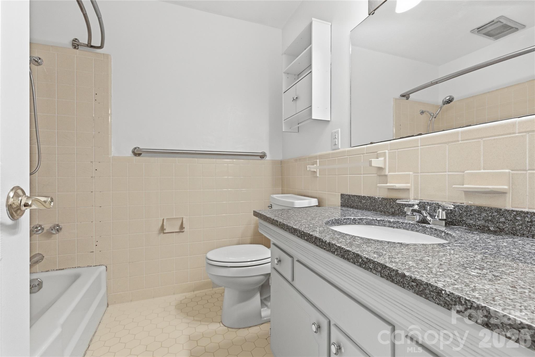 123 Castleton Lane — Hendersonville