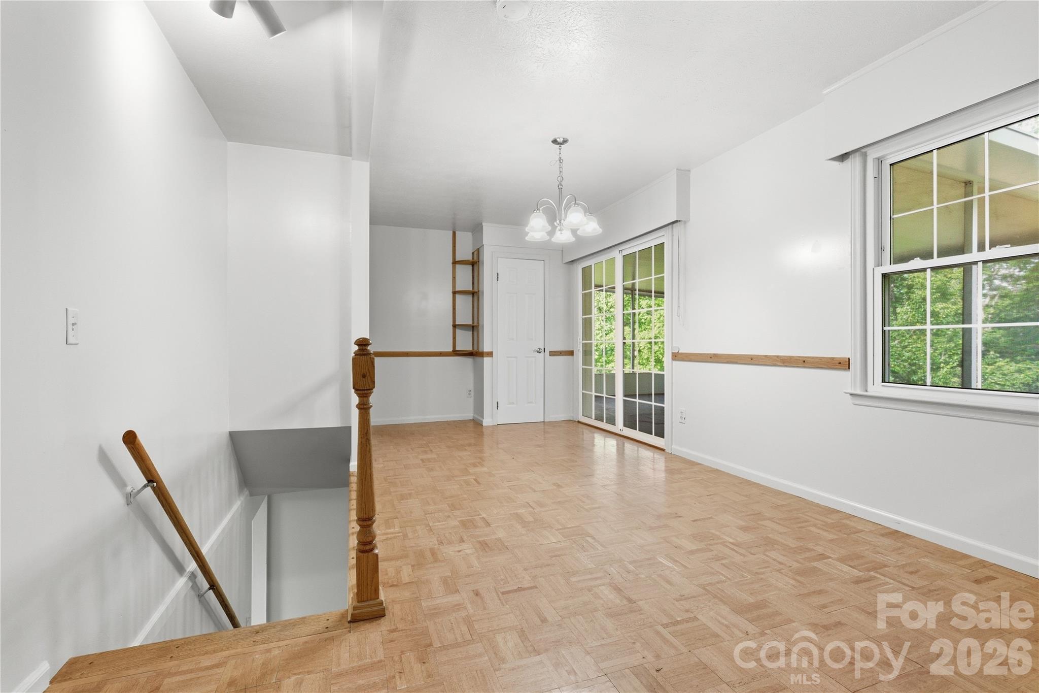 123 Castleton Lane — Hendersonville