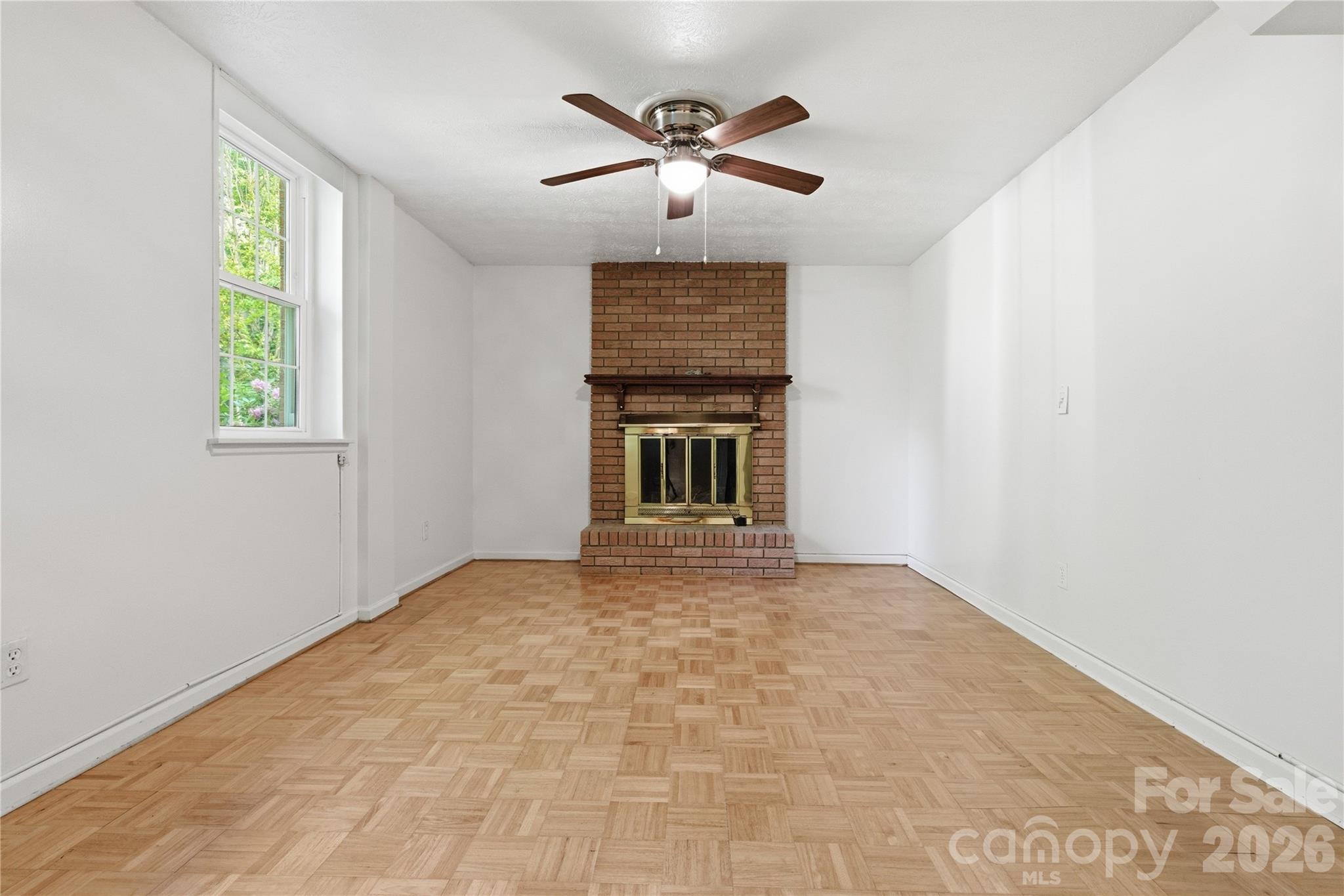 123 Castleton Lane — Hendersonville
