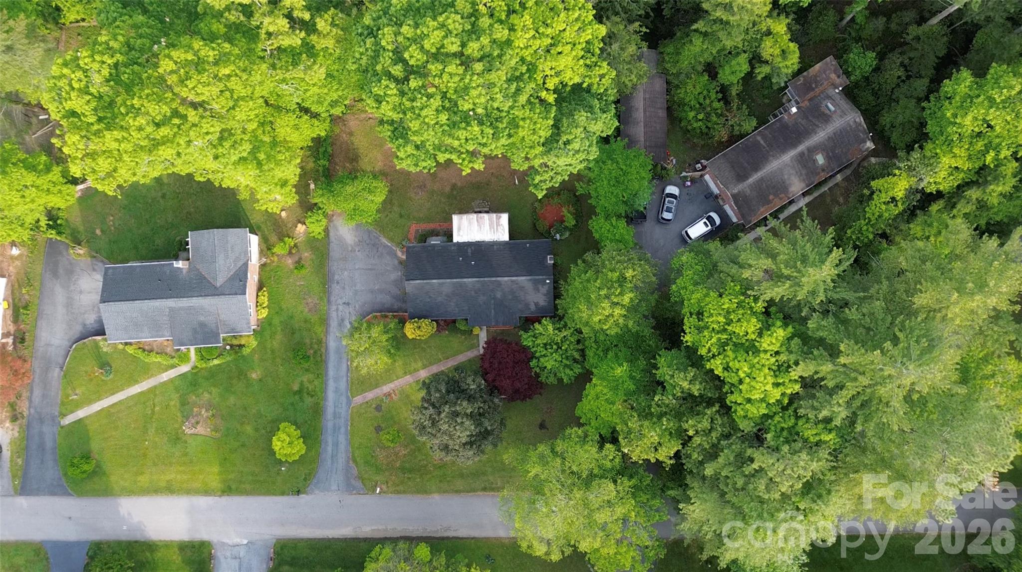 123 Castleton Lane — Hendersonville