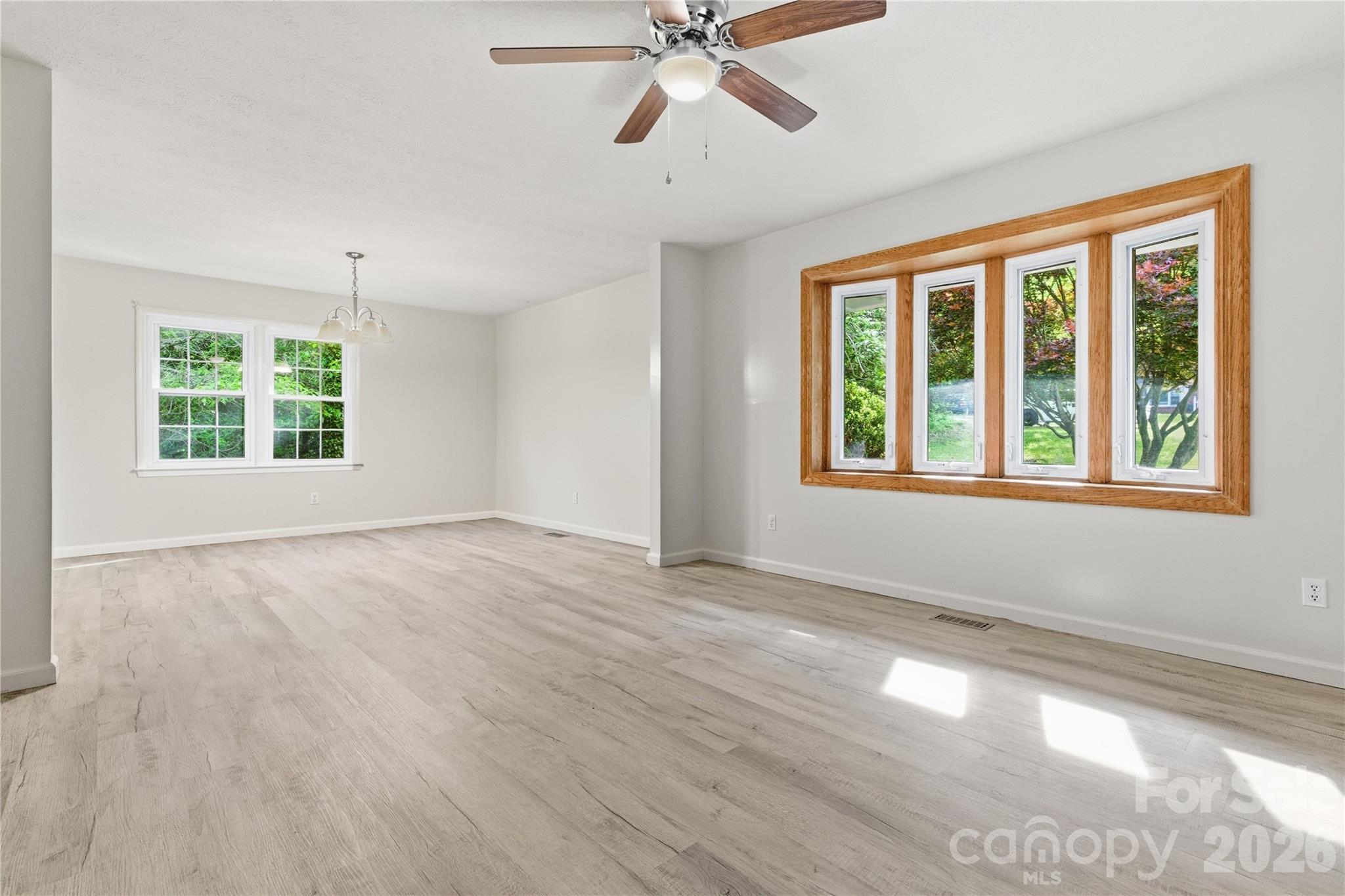 123 Castleton Lane — Hendersonville