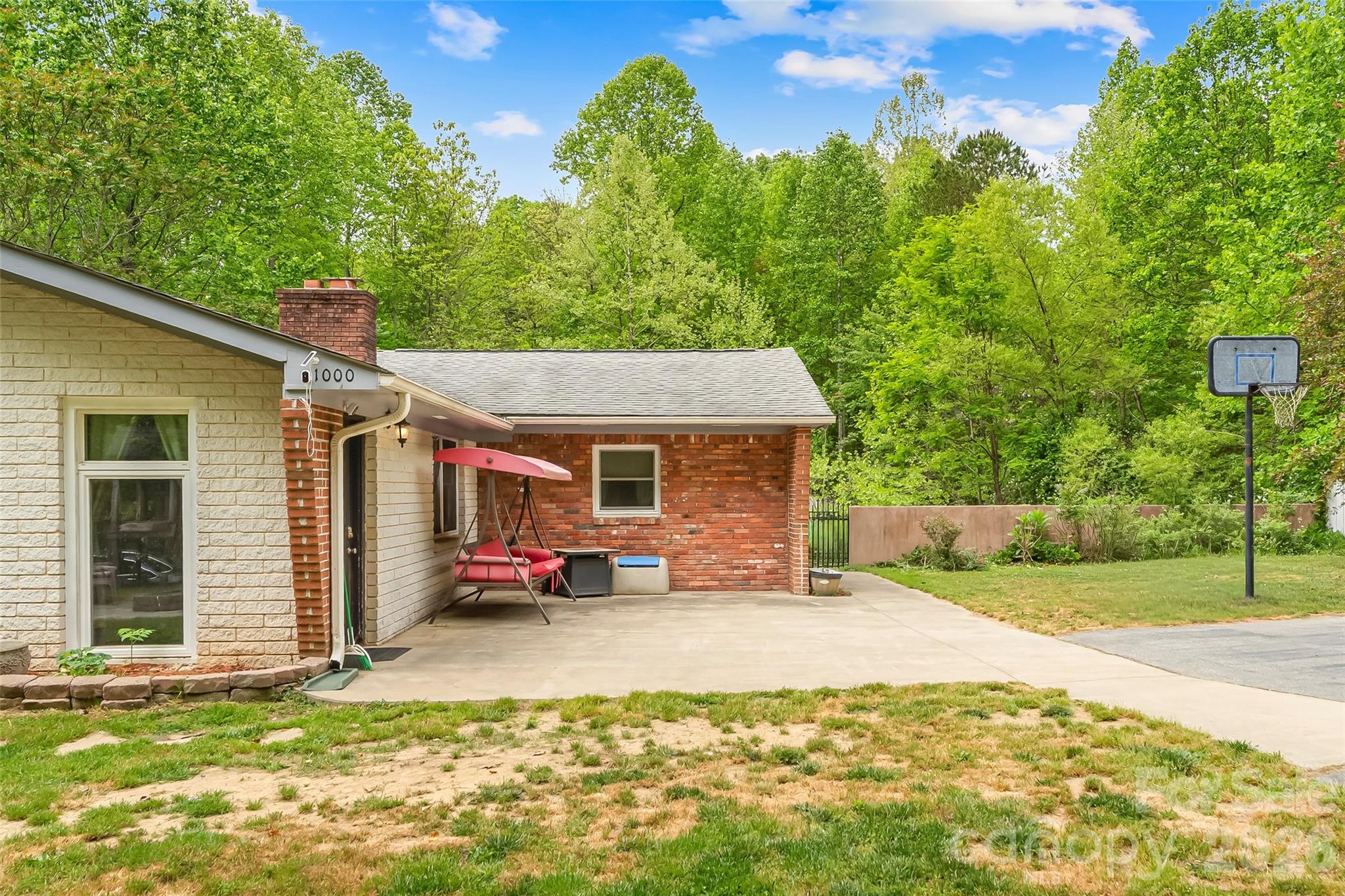 1000 Mountain View Church Road — Zirconia