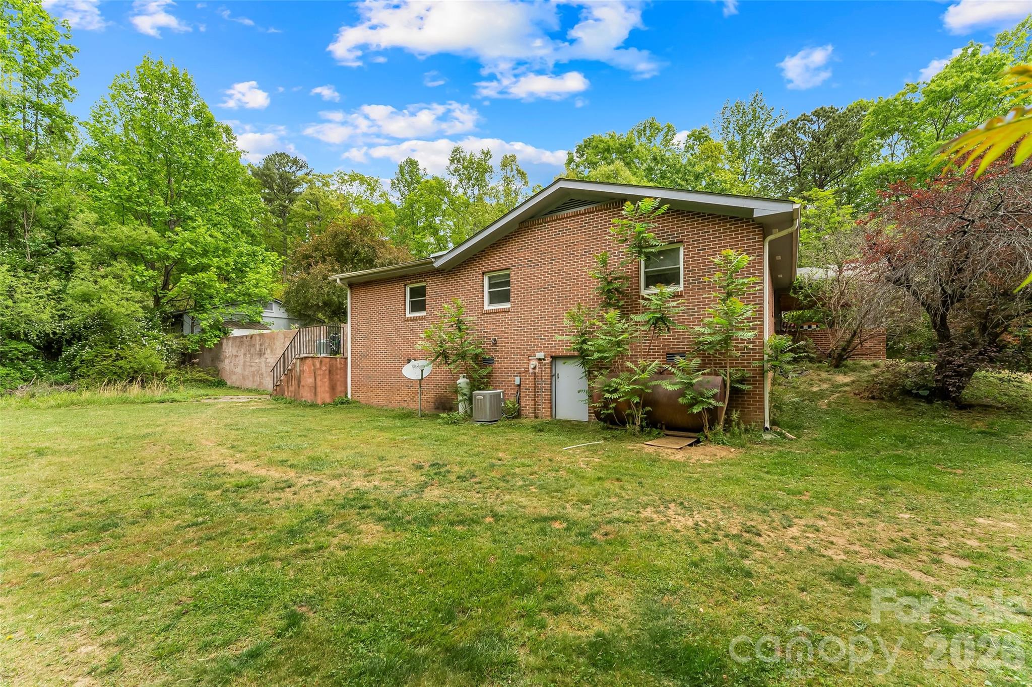 1000 Mountain View Church Road — Zirconia