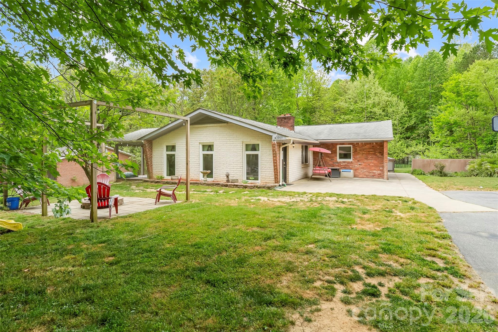 1000 Mountain View Church Road — Zirconia