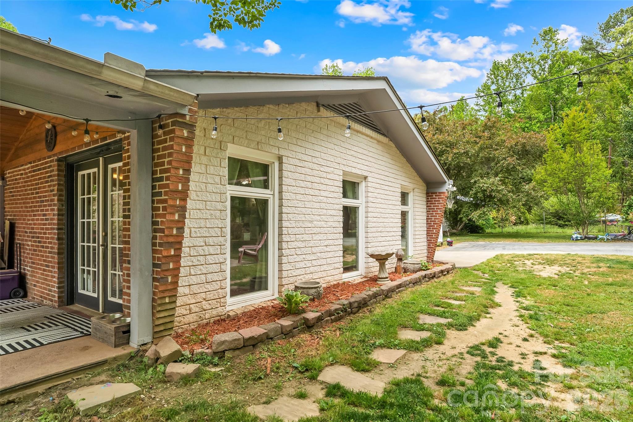 1000 Mountain View Church Road — Zirconia