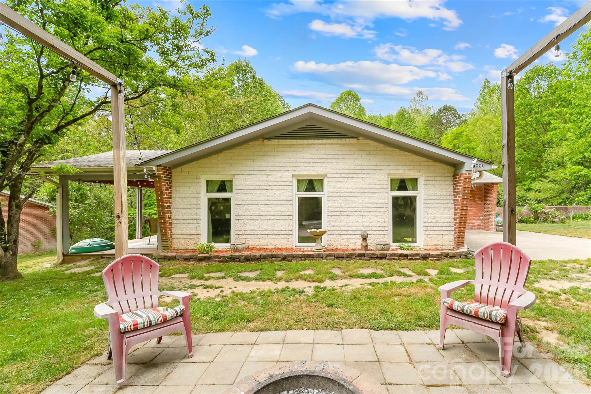 1000 Mountain View Church Road — Zirconia