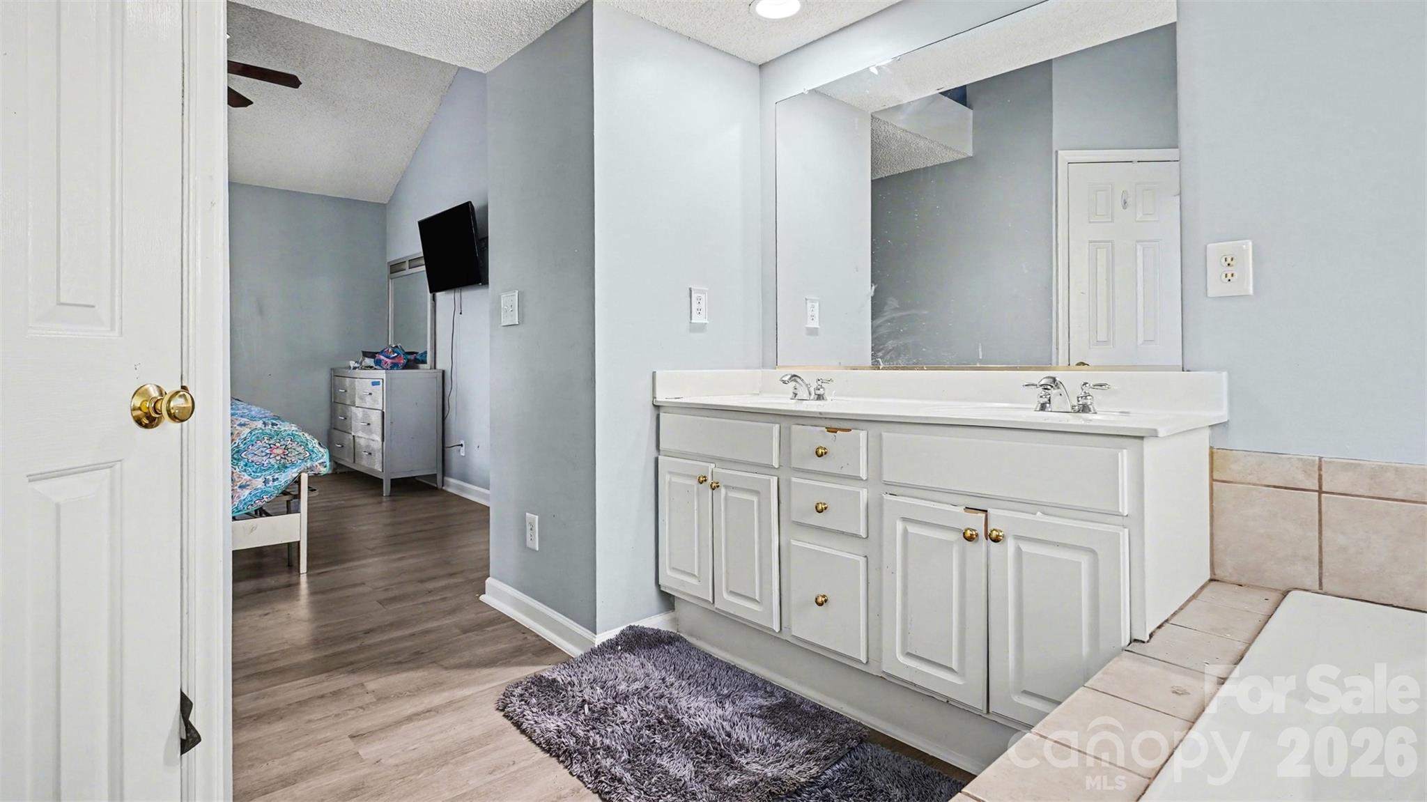 1515 Klompen Road — Kernersville
