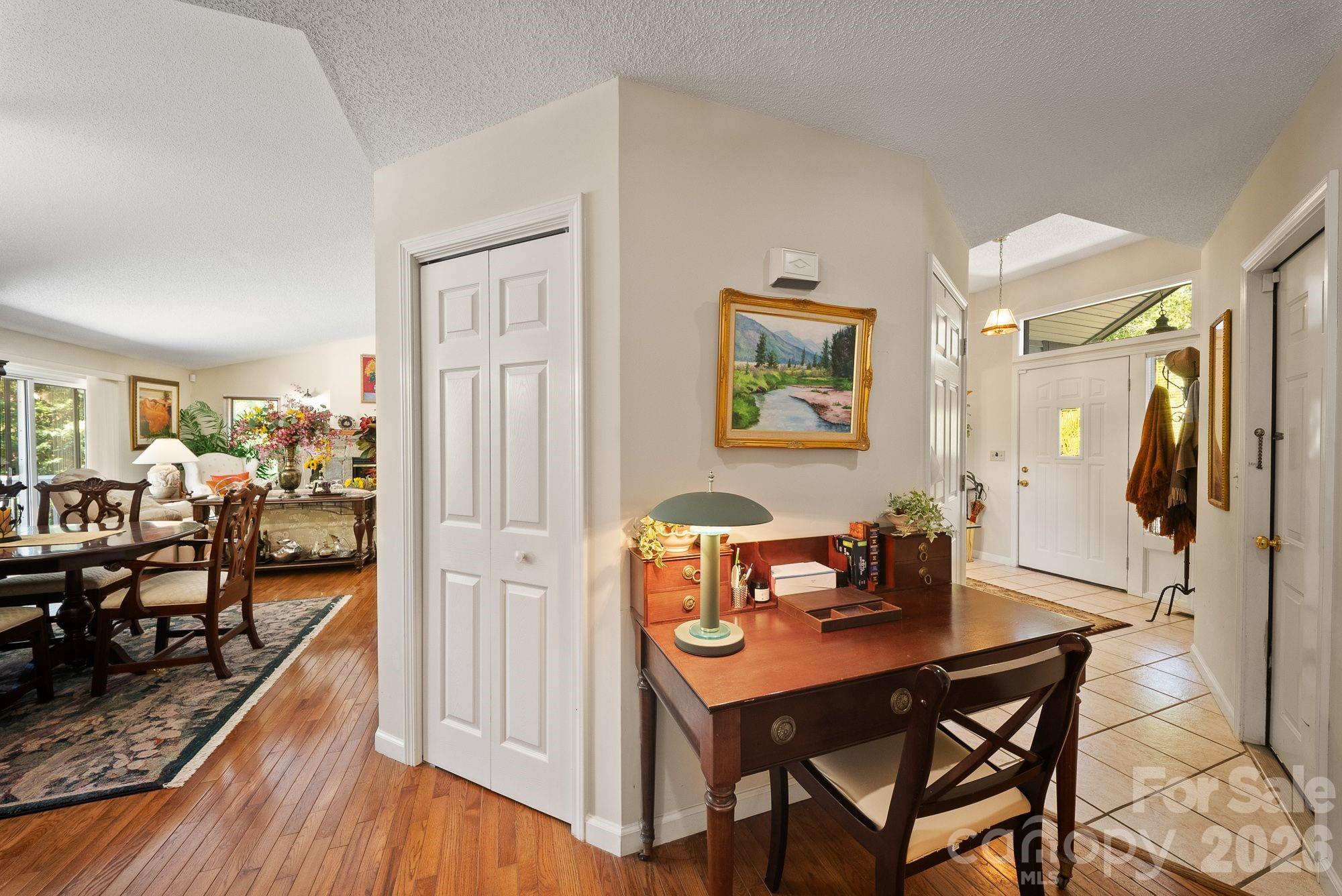 16 Zachary Ridge Road — Asheville
