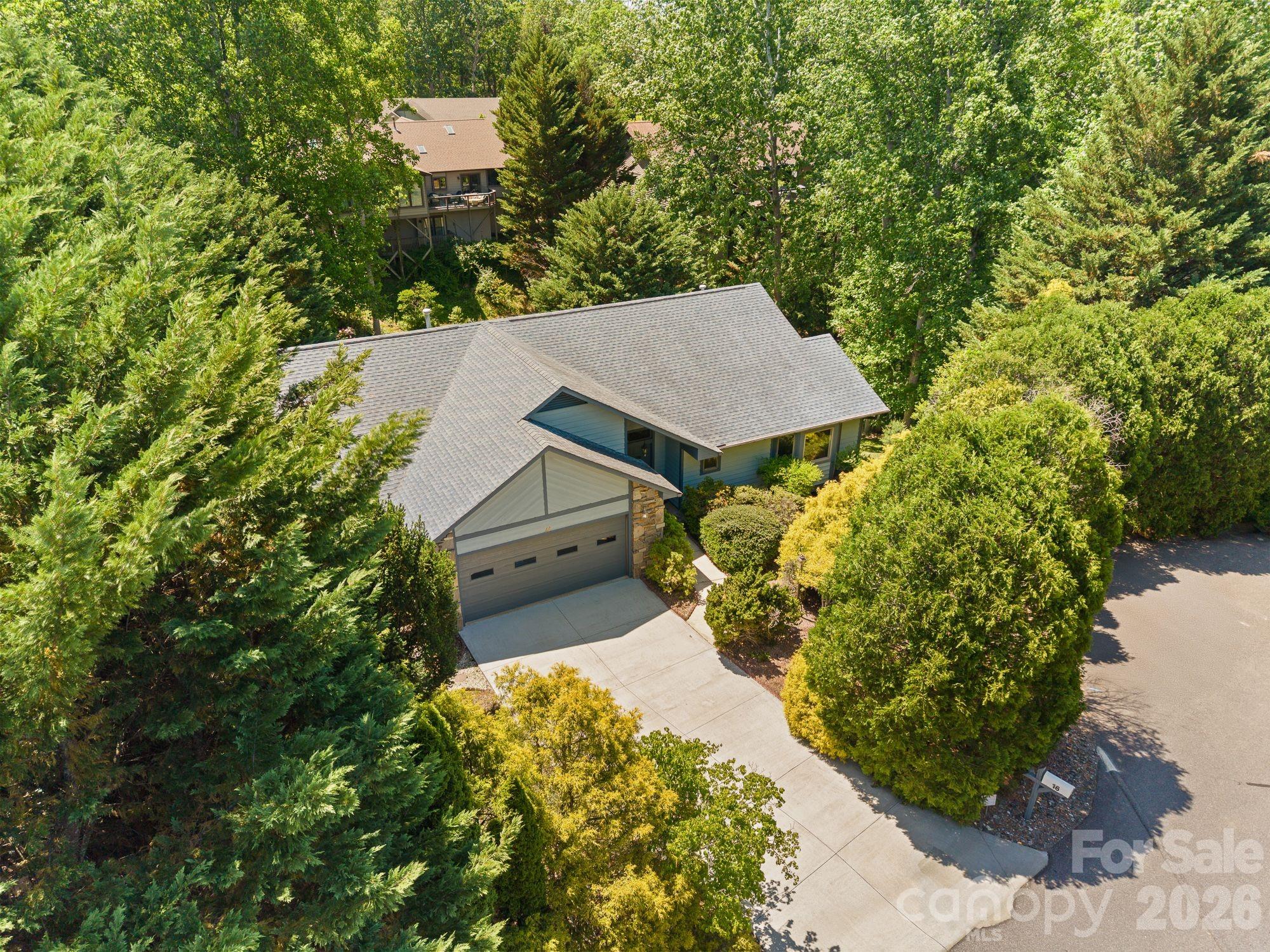16 Zachary Ridge Road — Asheville