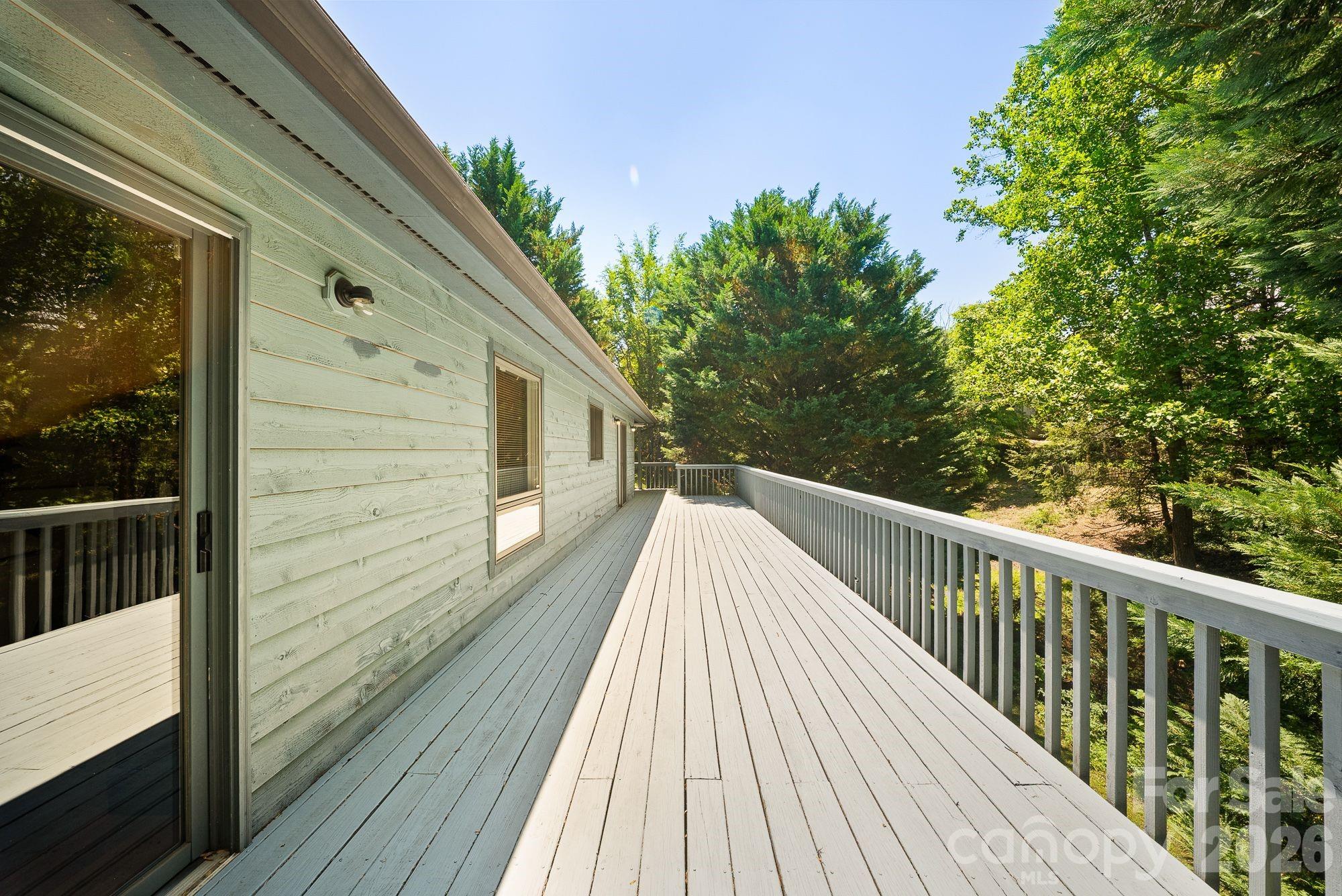 16 Zachary Ridge Road — Asheville
