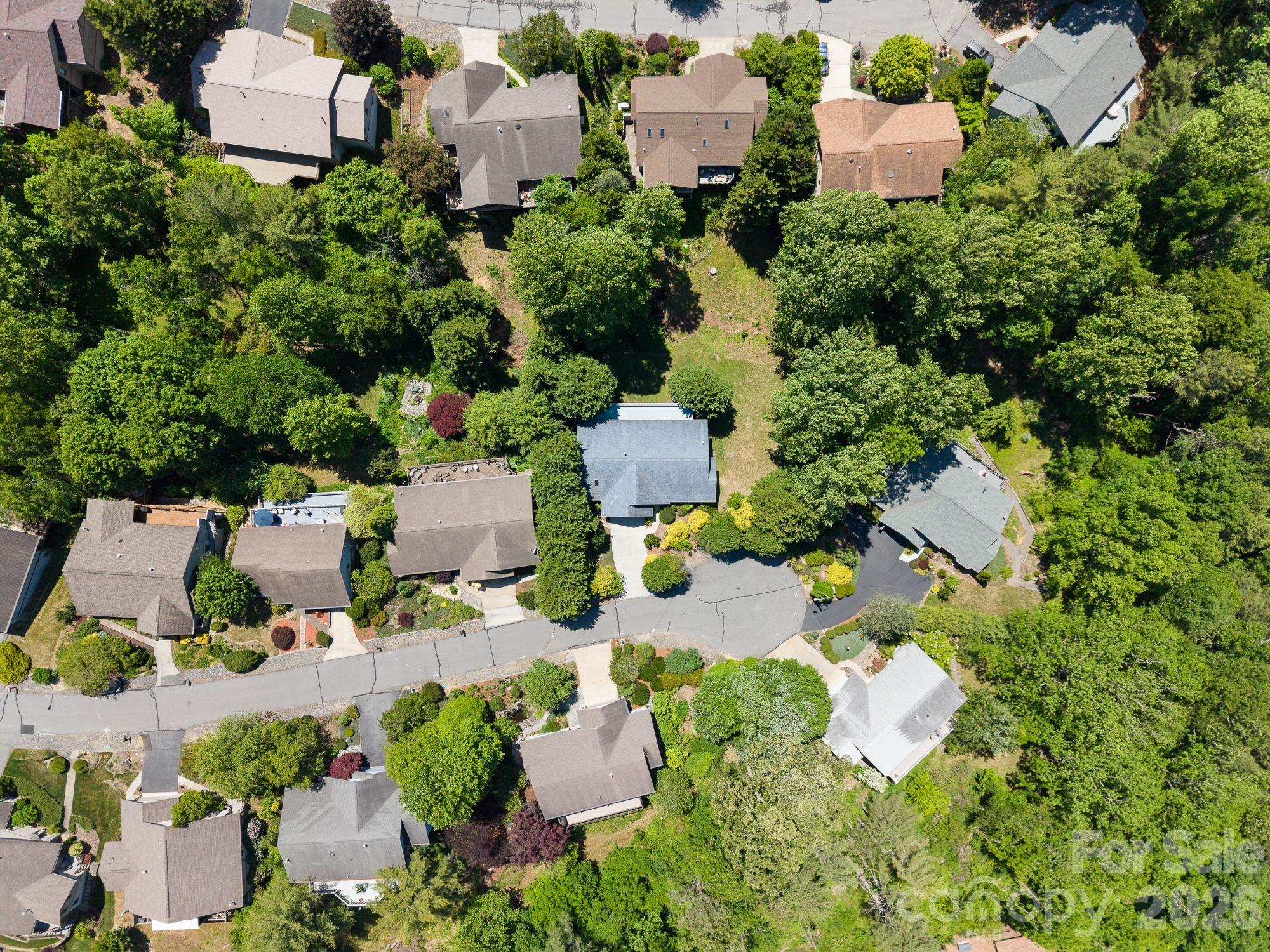 16 Zachary Ridge Road — Asheville