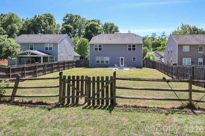 1212 Catawba Run — Lowell