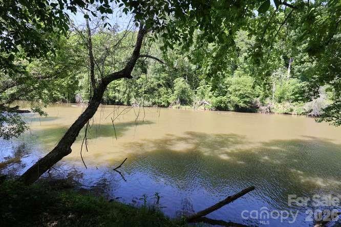 1212 Catawba Run — Lowell