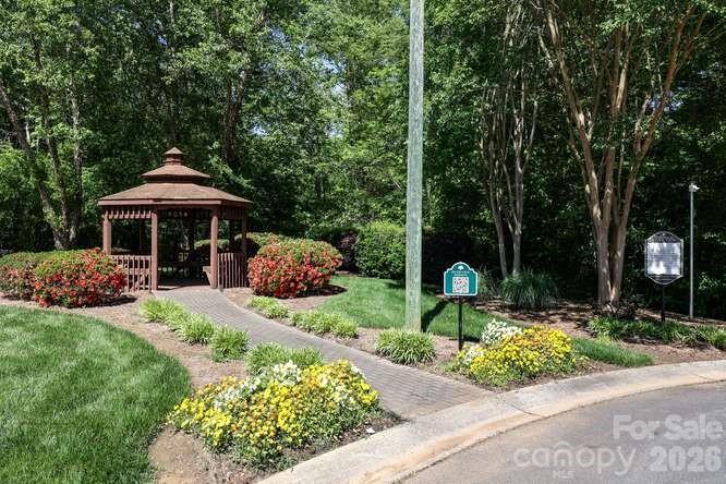 1212 Catawba Run — Lowell
