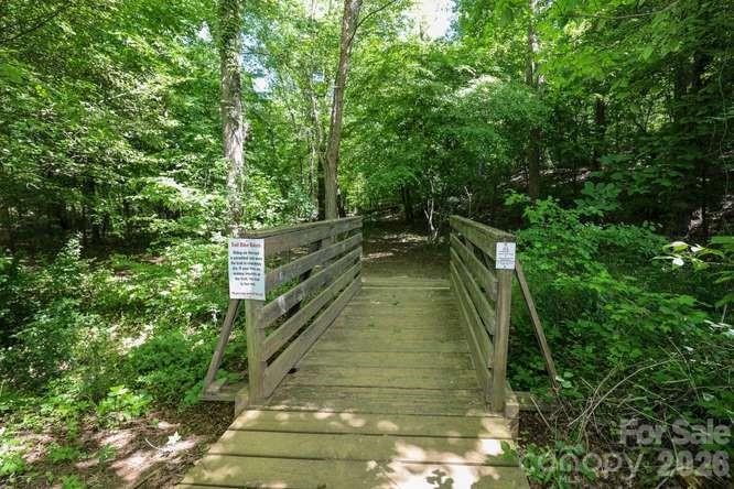 1212 Catawba Run — Lowell