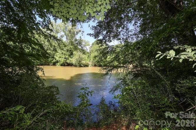 1212 Catawba Run — Lowell