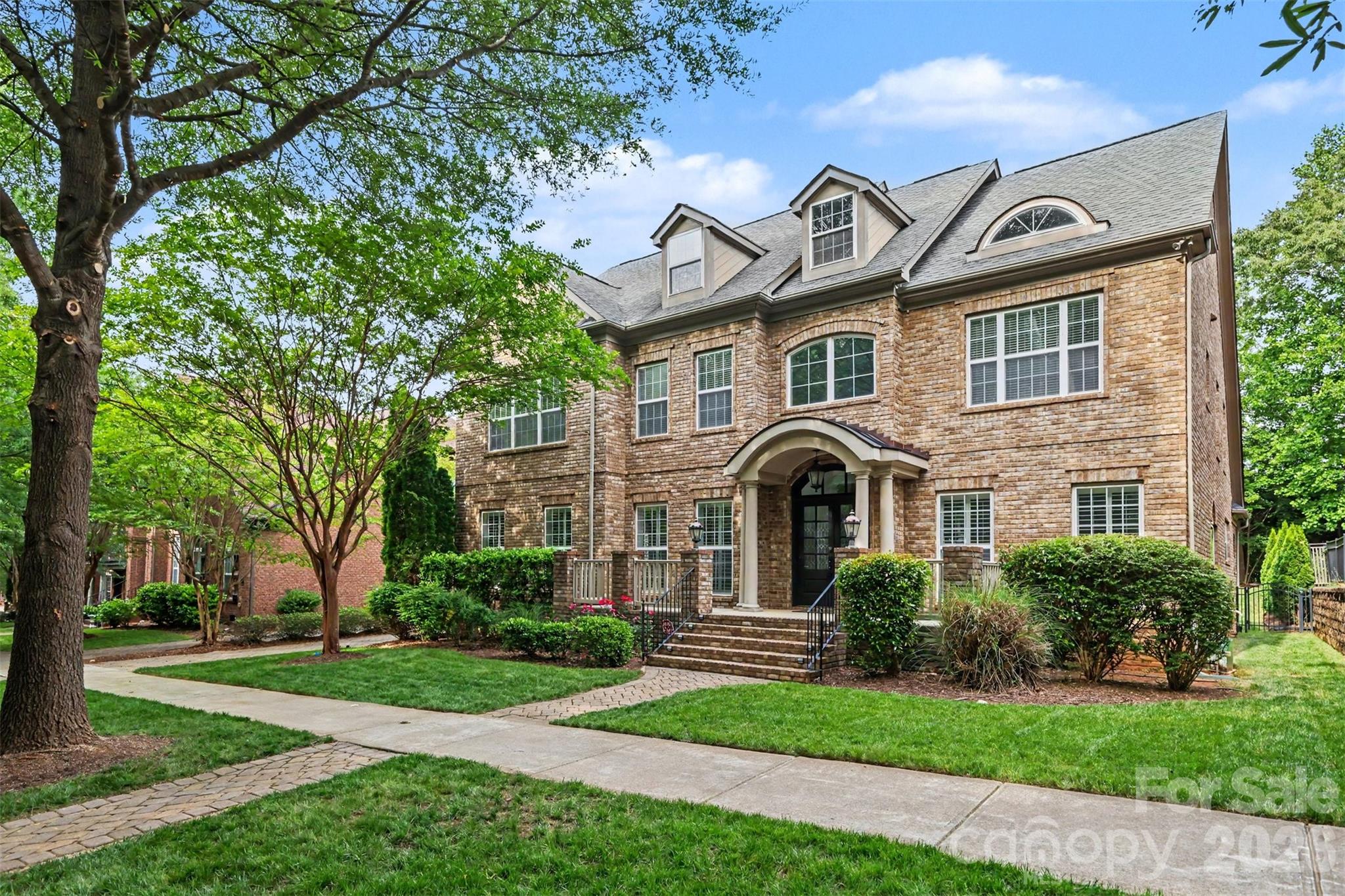 11215 Warfield Avenue — Huntersville