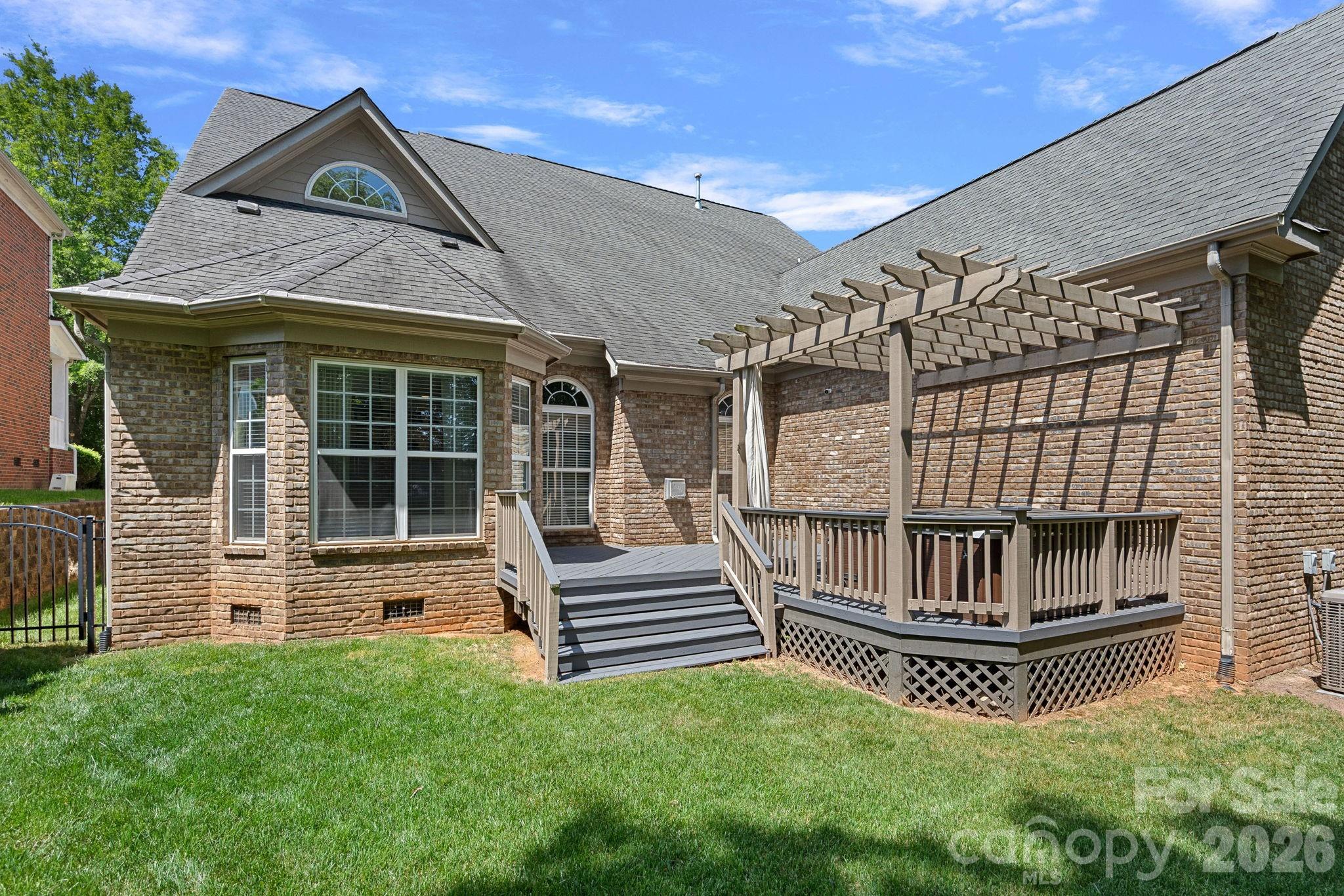 11215 Warfield Avenue — Huntersville