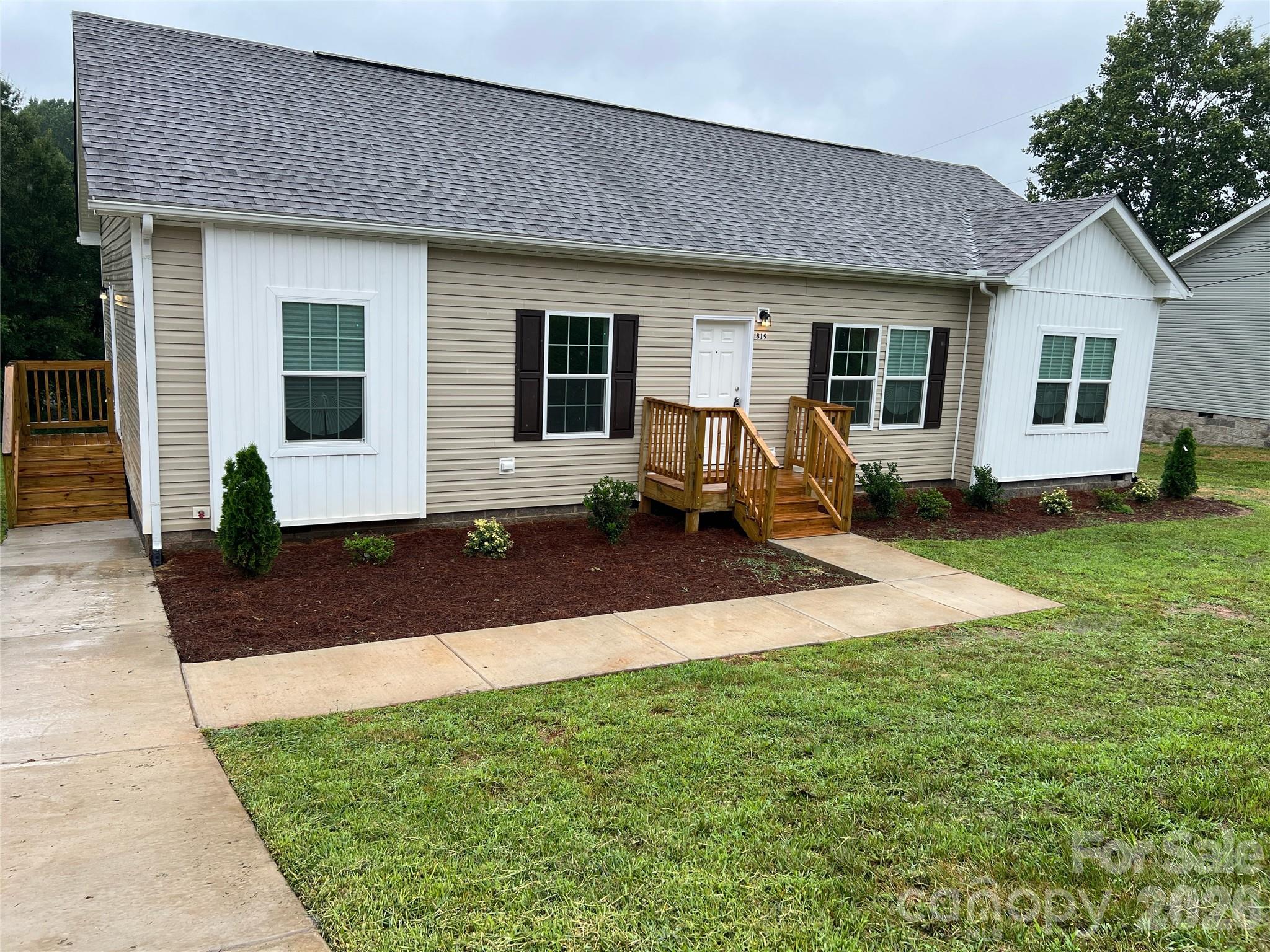 819 Wellwood Avenue — Statesville