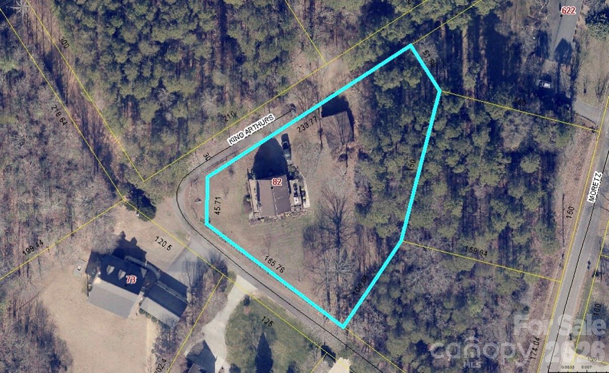 86 King Arthurs Court — Hickory