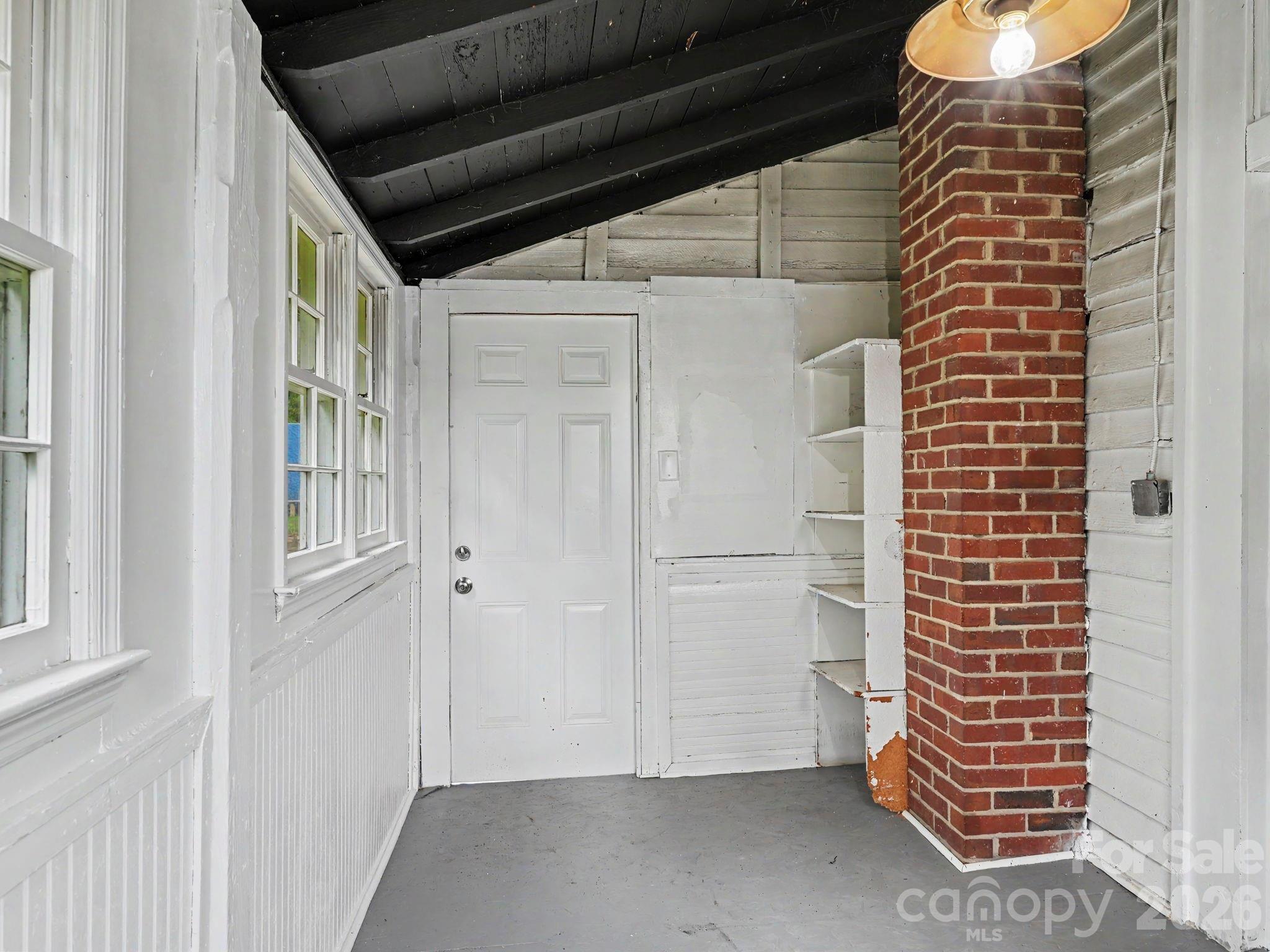 305 N White Street — Lancaster