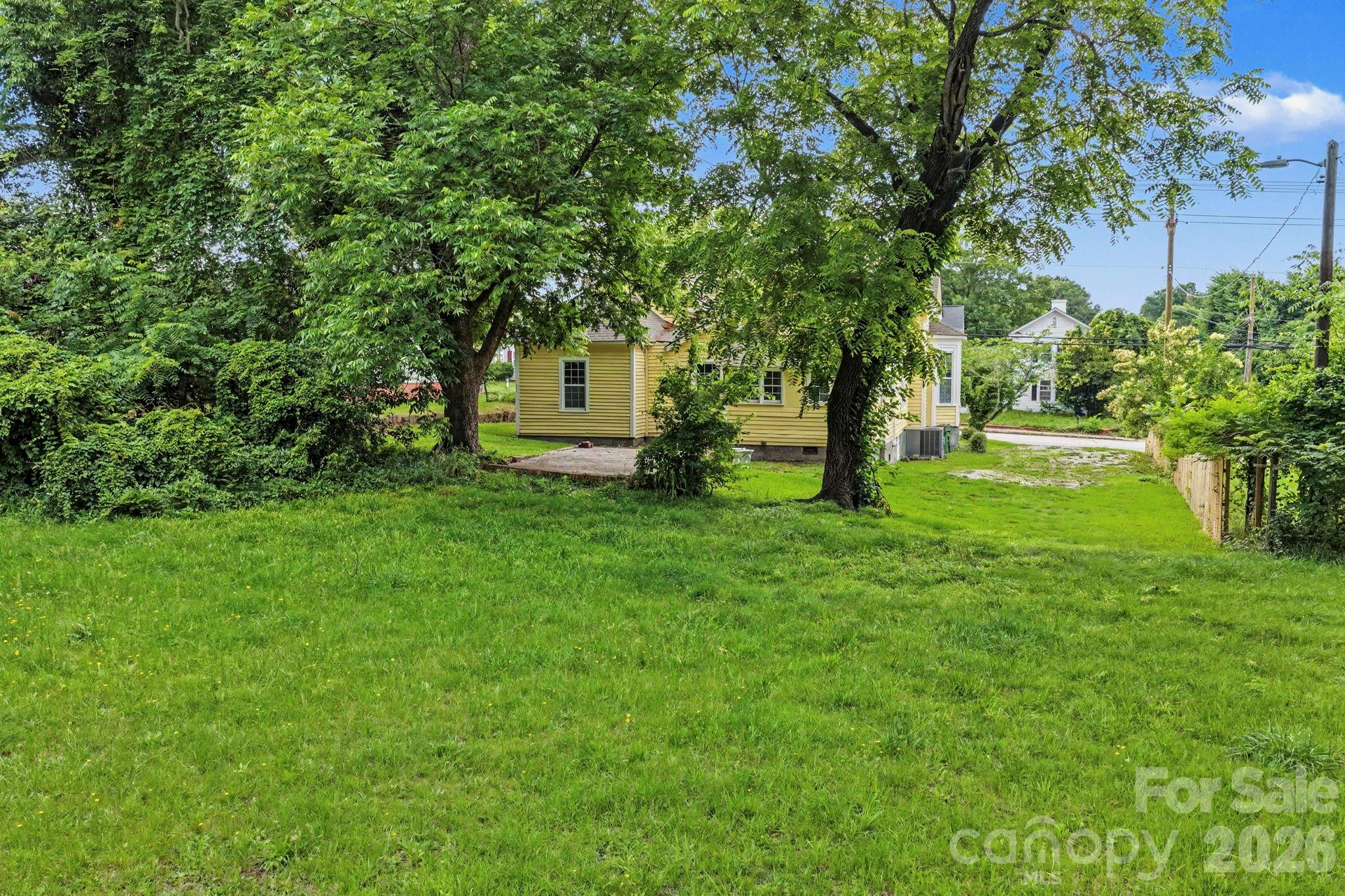 305 N White Street — Lancaster