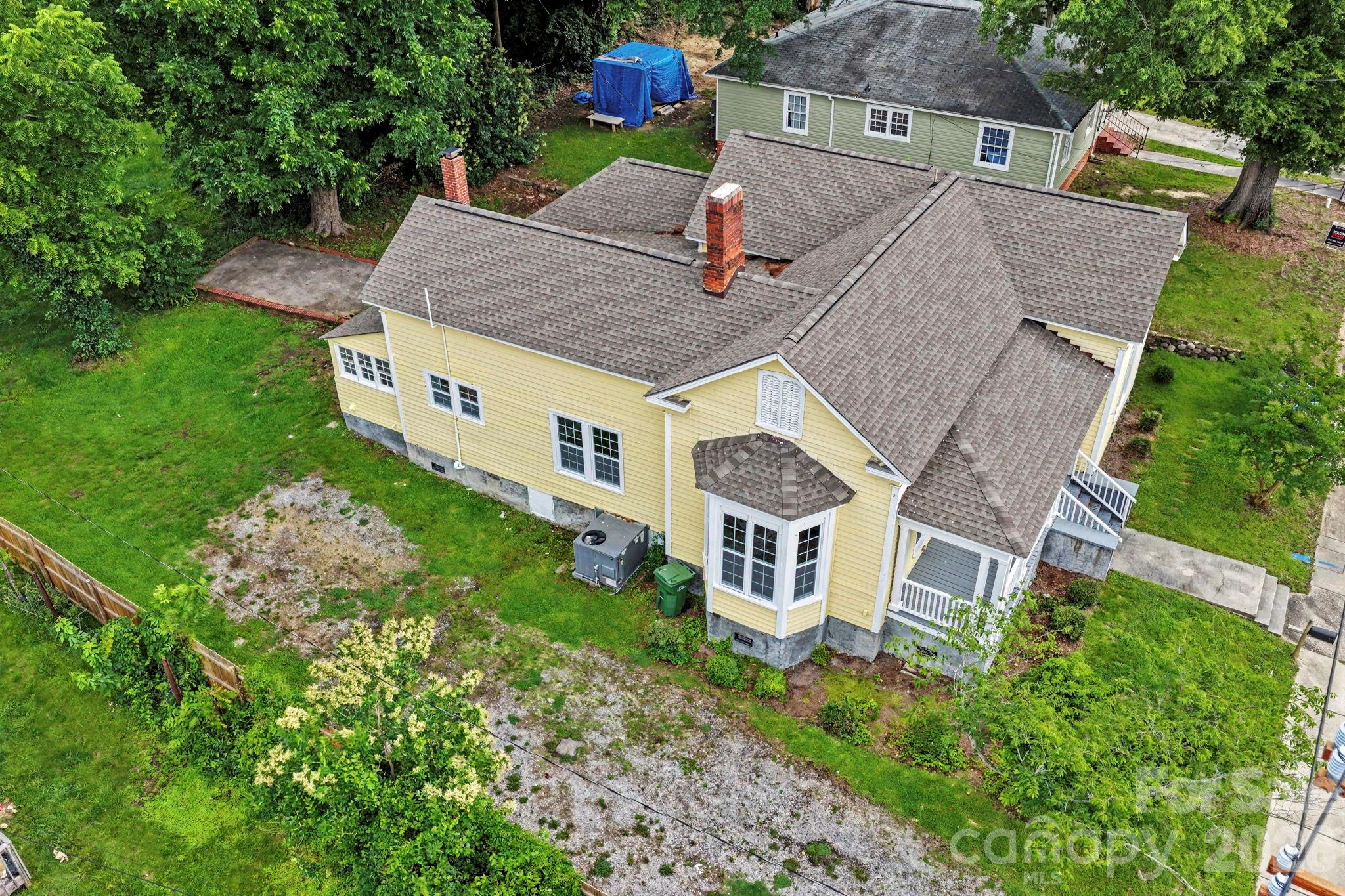 305 N White Street — Lancaster