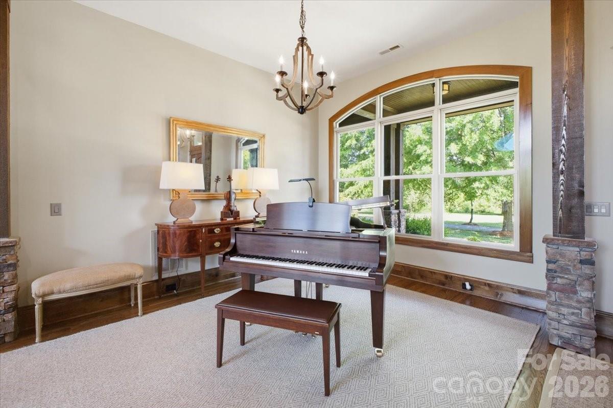 517 W CJ Thomas Road — Monroe