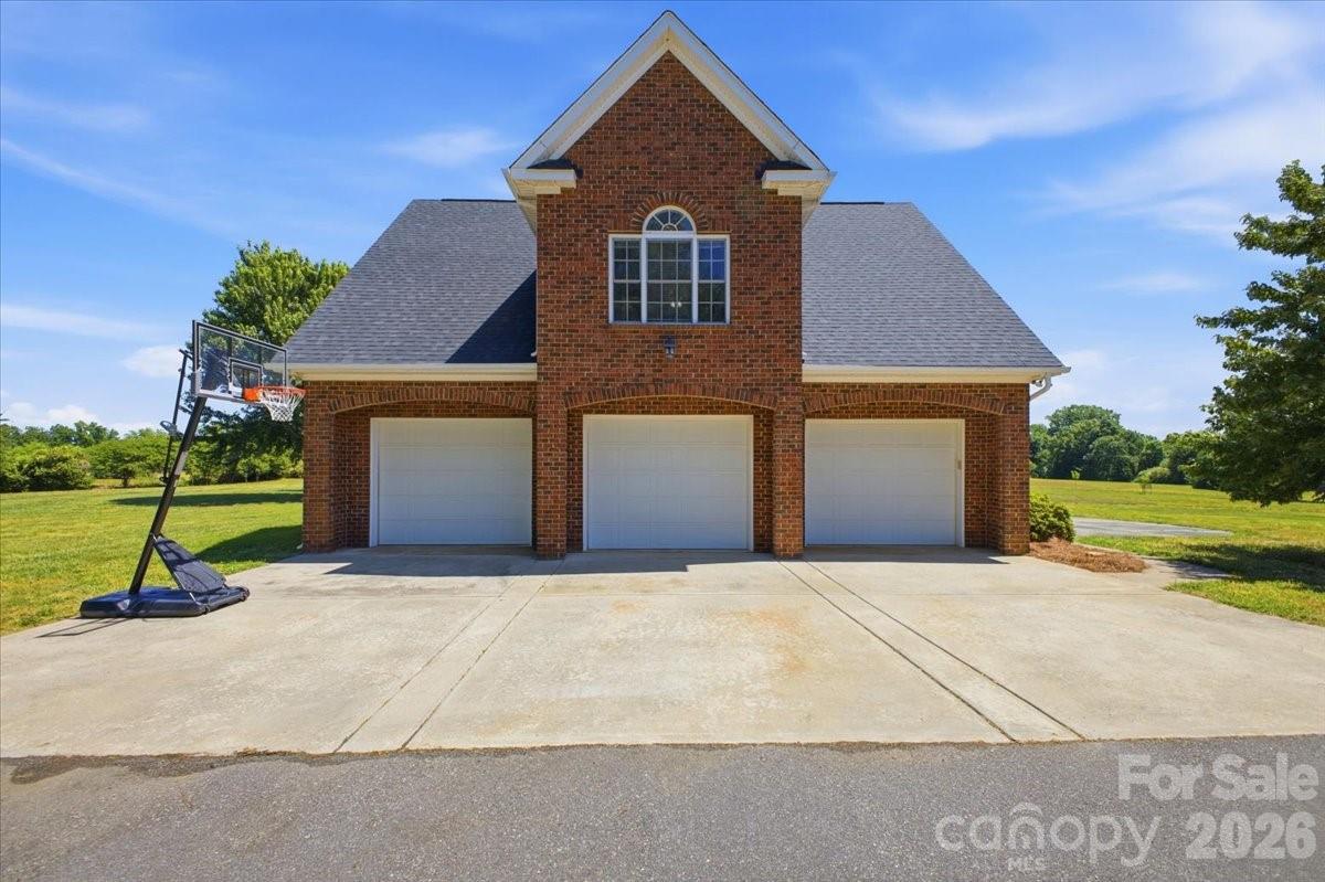 517 W CJ Thomas Road — Monroe