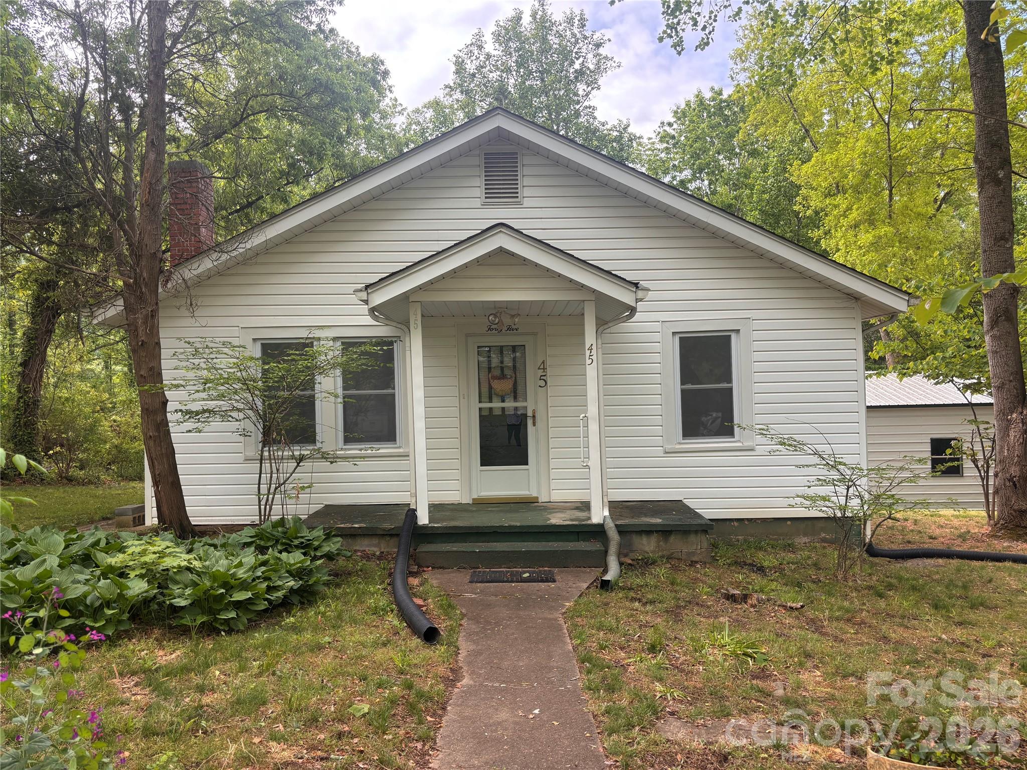 45 Briggs Road — Asheville