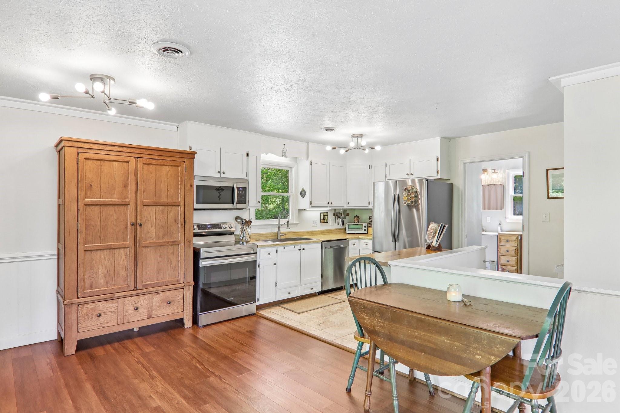 34 Lindsey Hill Lane — Zirconia