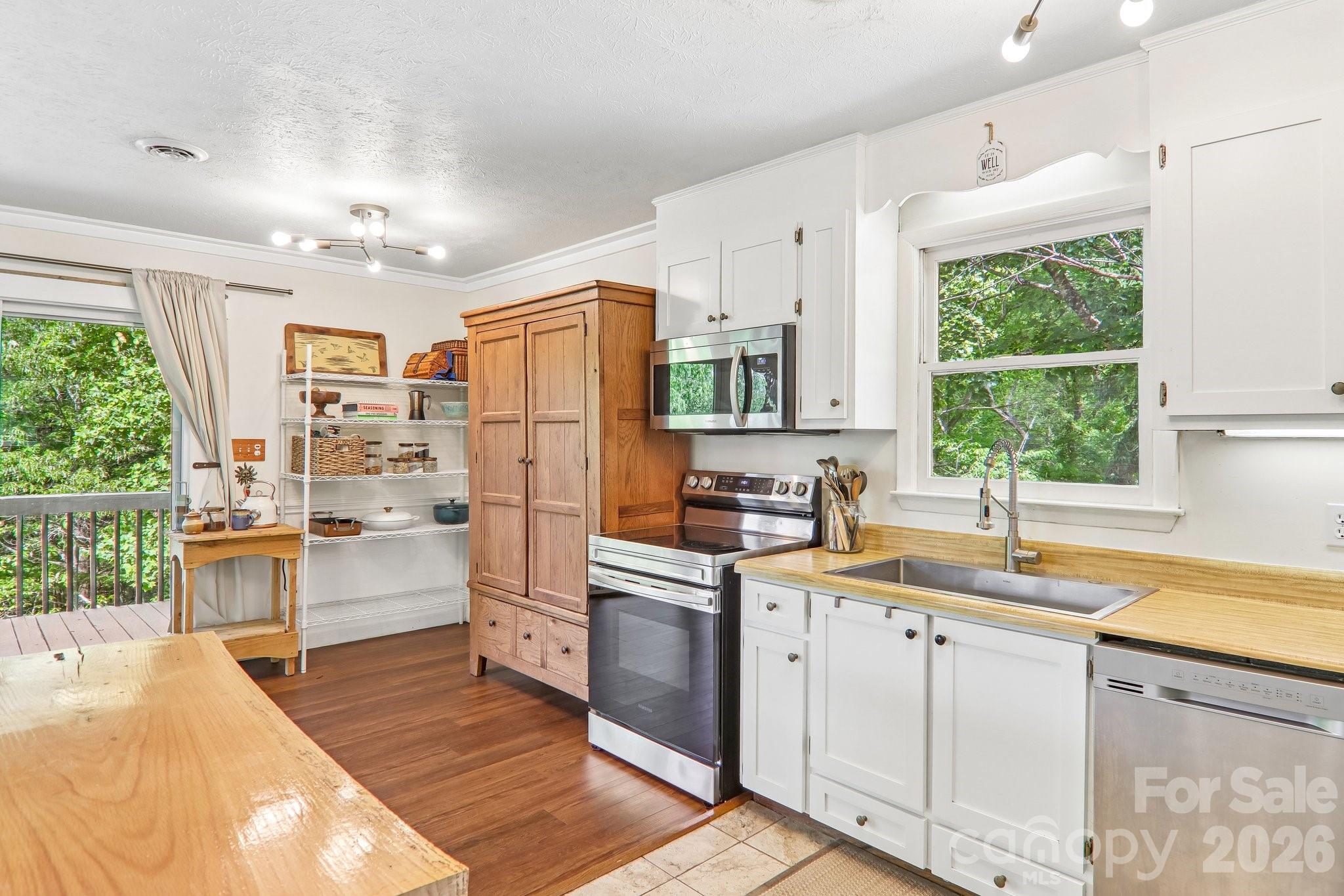 34 Lindsey Hill Lane — Zirconia