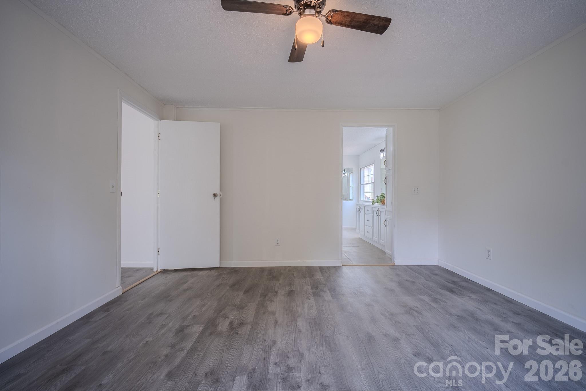 2932 23rd Avenue NE — Hickory
