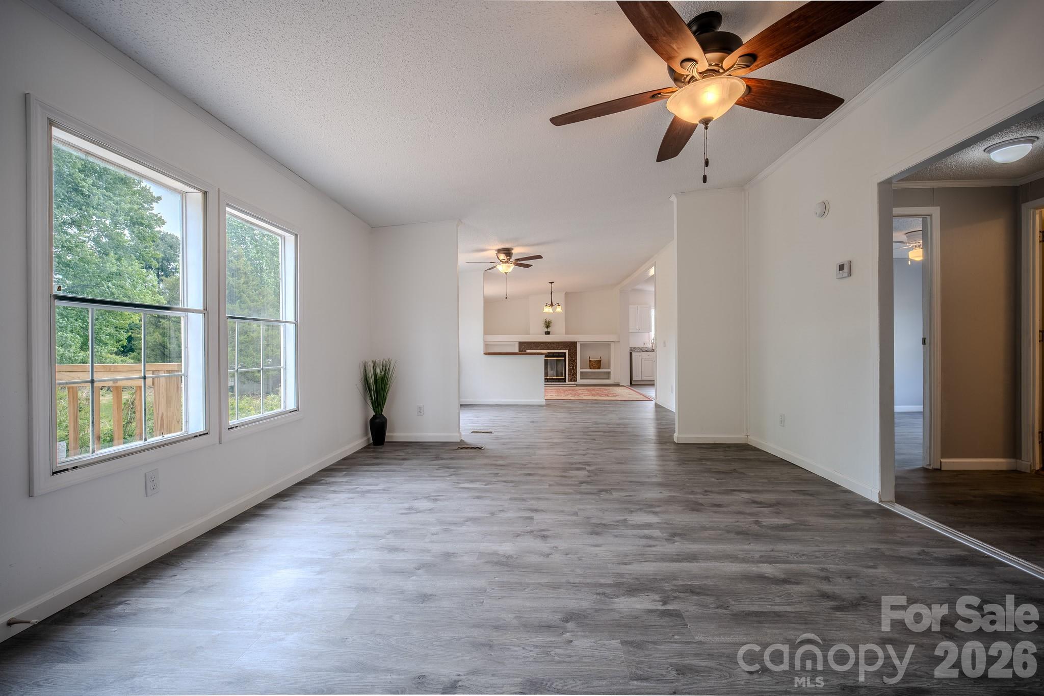 2932 23rd Avenue NE — Hickory
