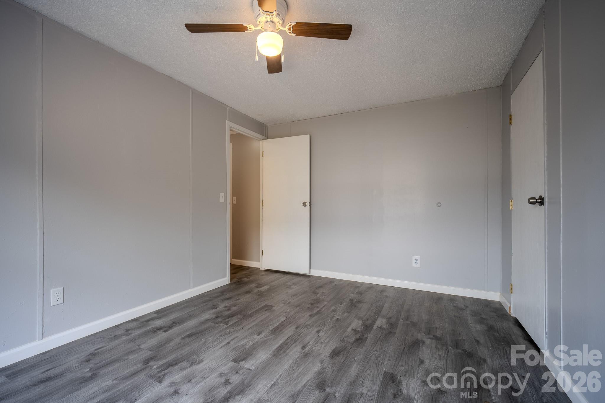 2932 23rd Avenue NE — Hickory