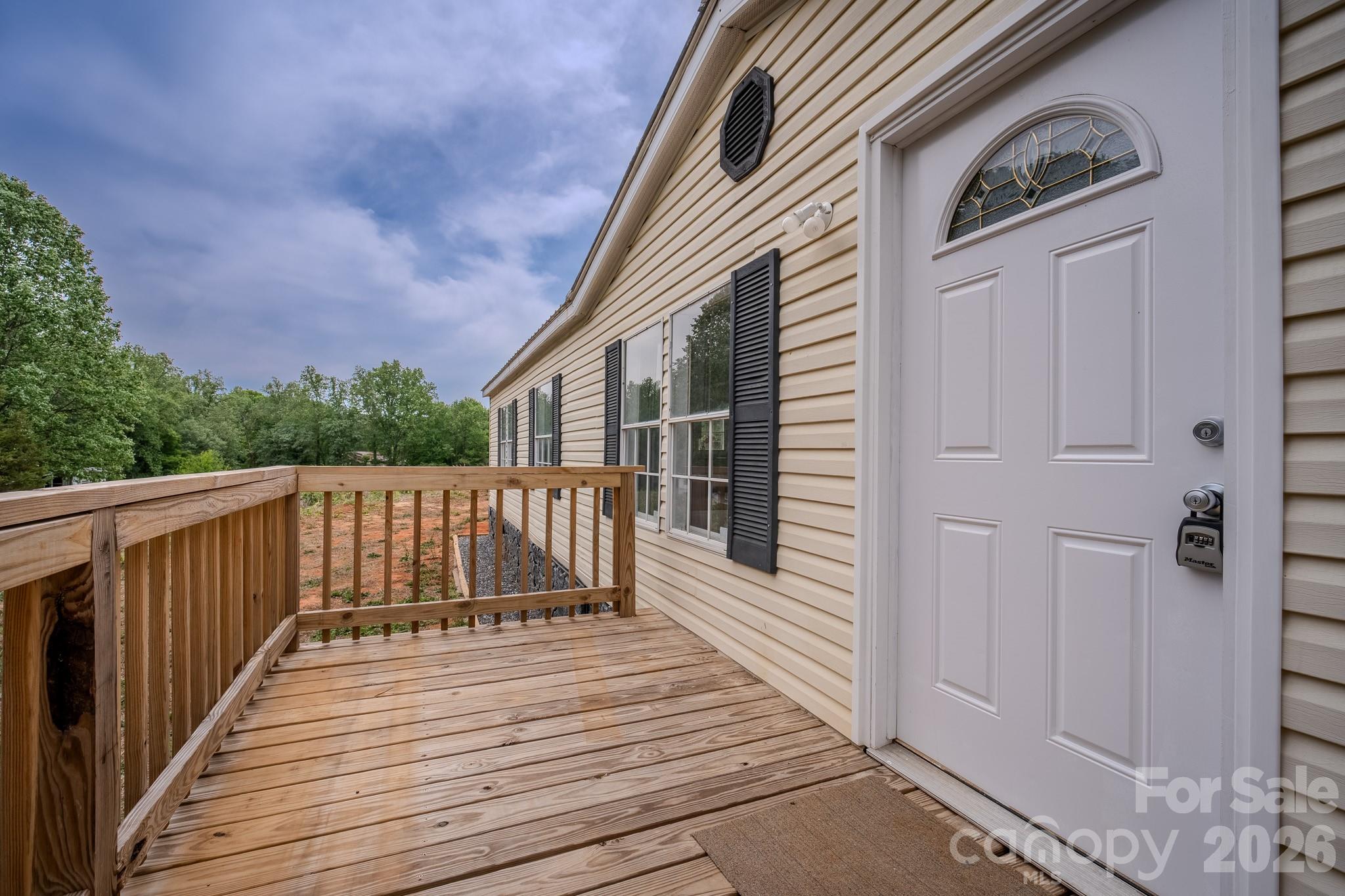 2932 23rd Avenue NE — Hickory