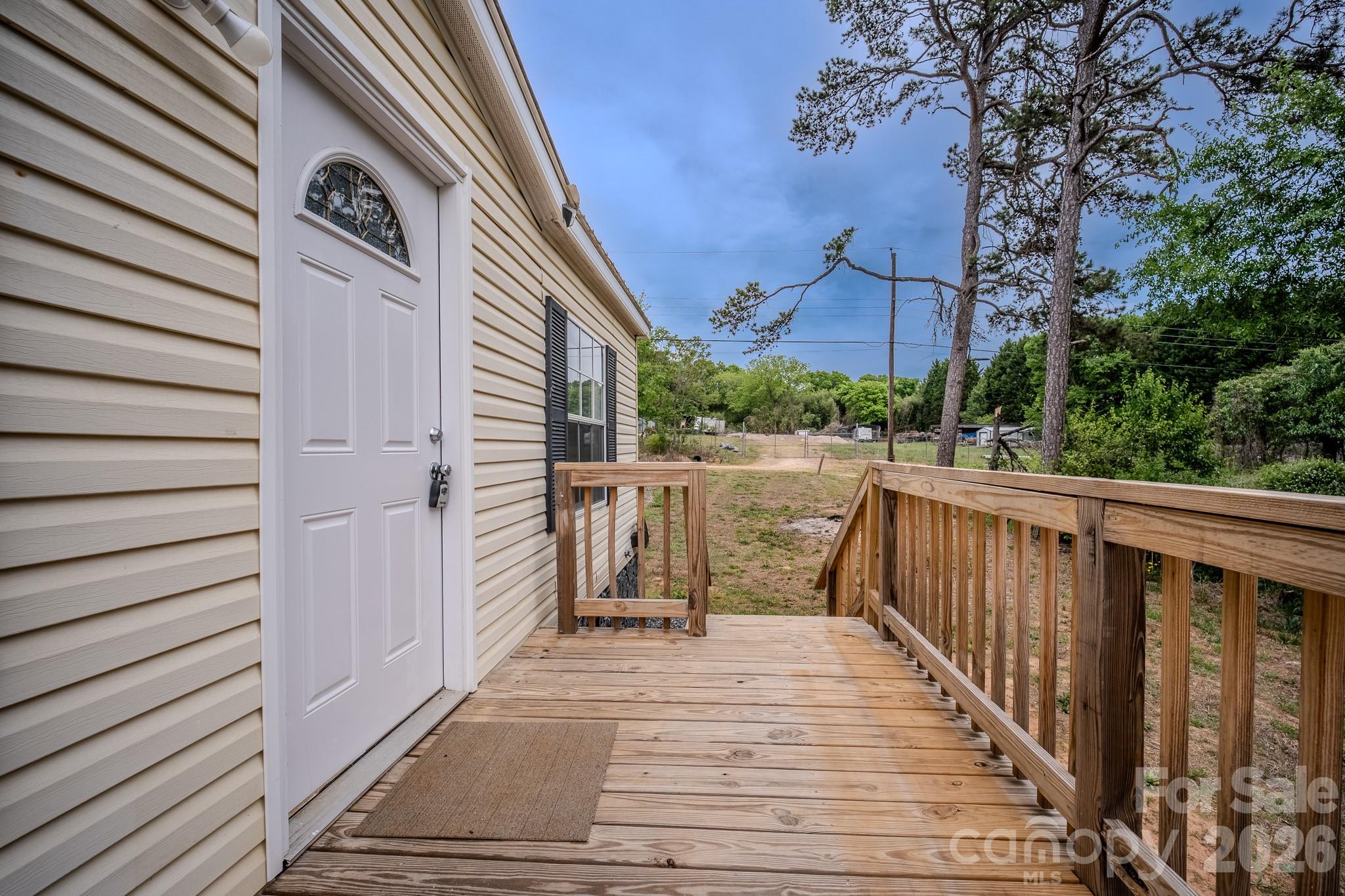 2932 23rd Avenue NE — Hickory