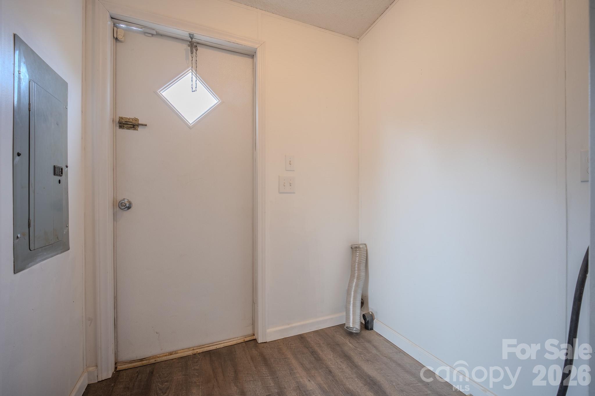 2932 23rd Avenue NE — Hickory