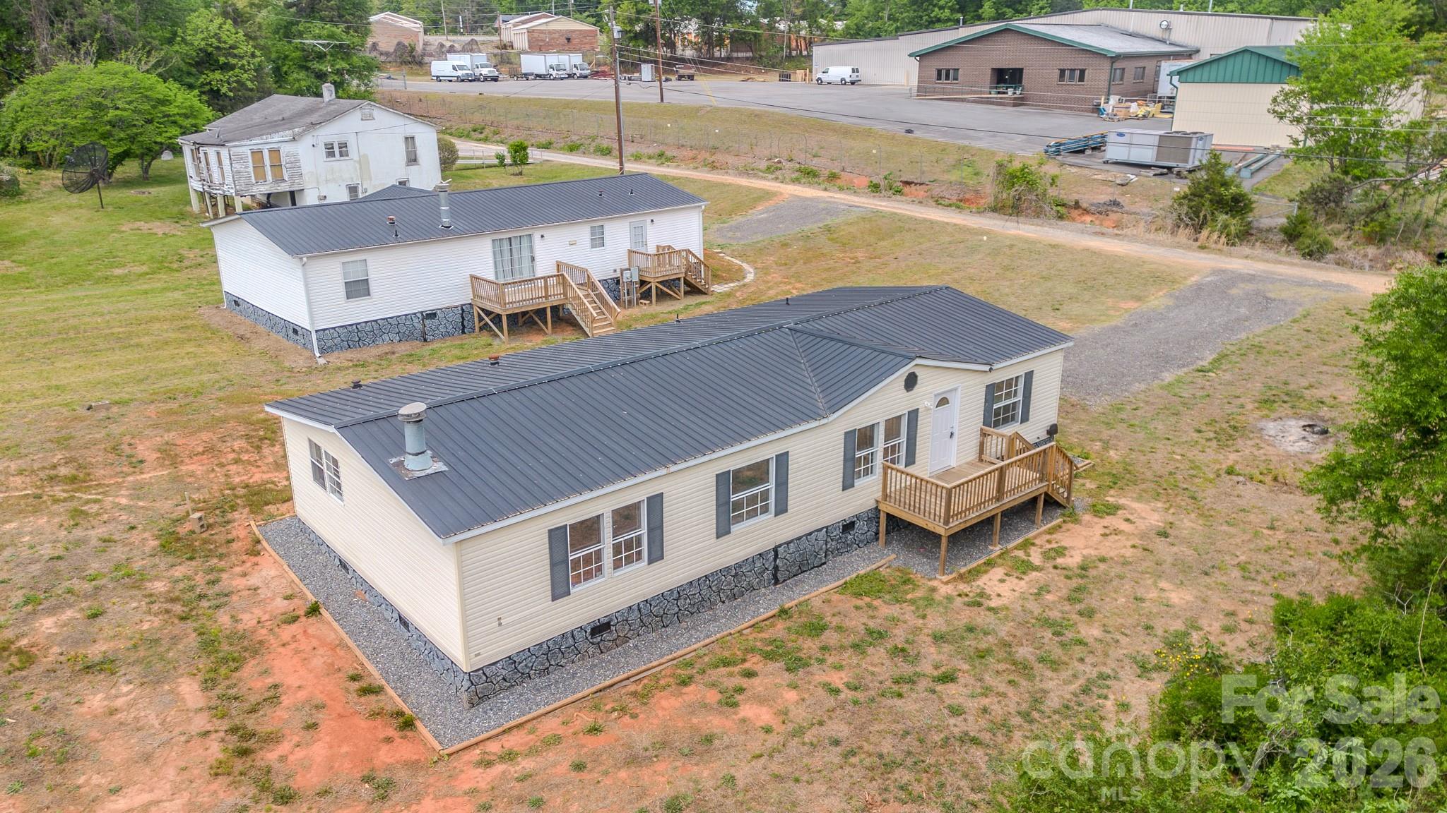 2932 23rd Avenue NE — Hickory