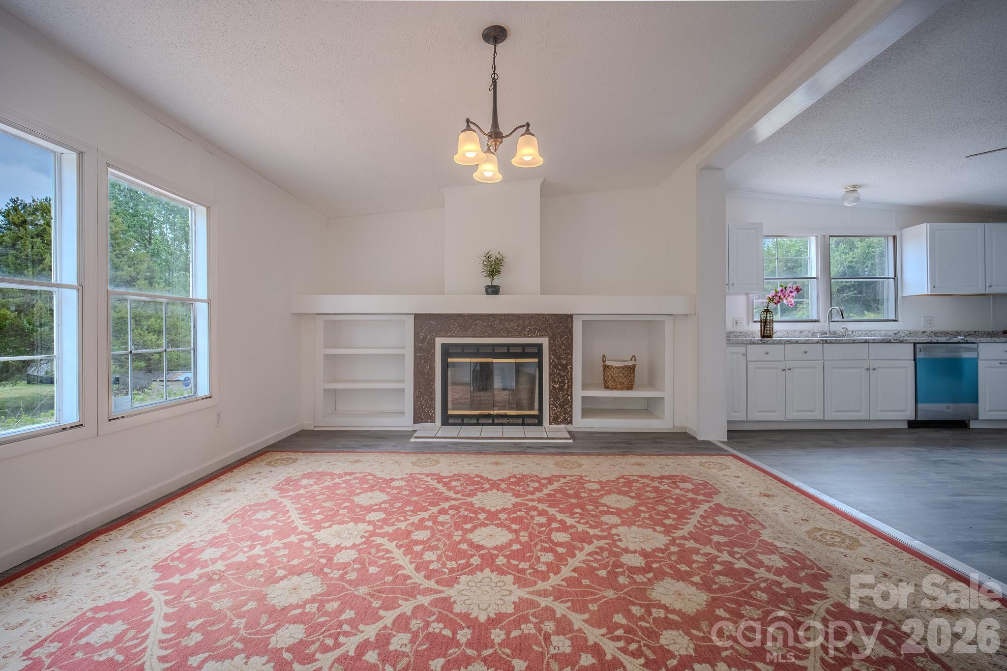 2932 23rd Avenue NE — Hickory