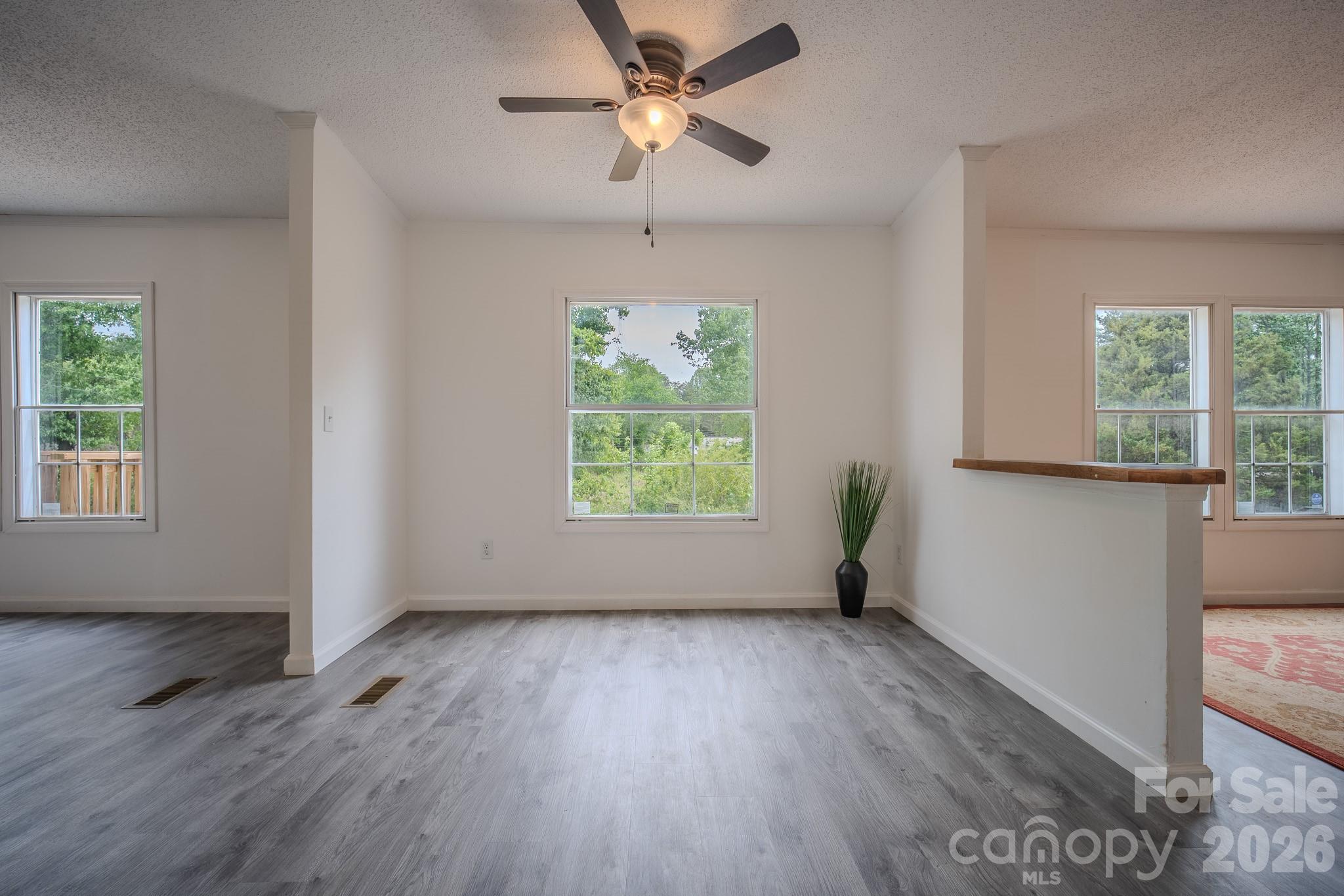 2932 23rd Avenue NE — Hickory