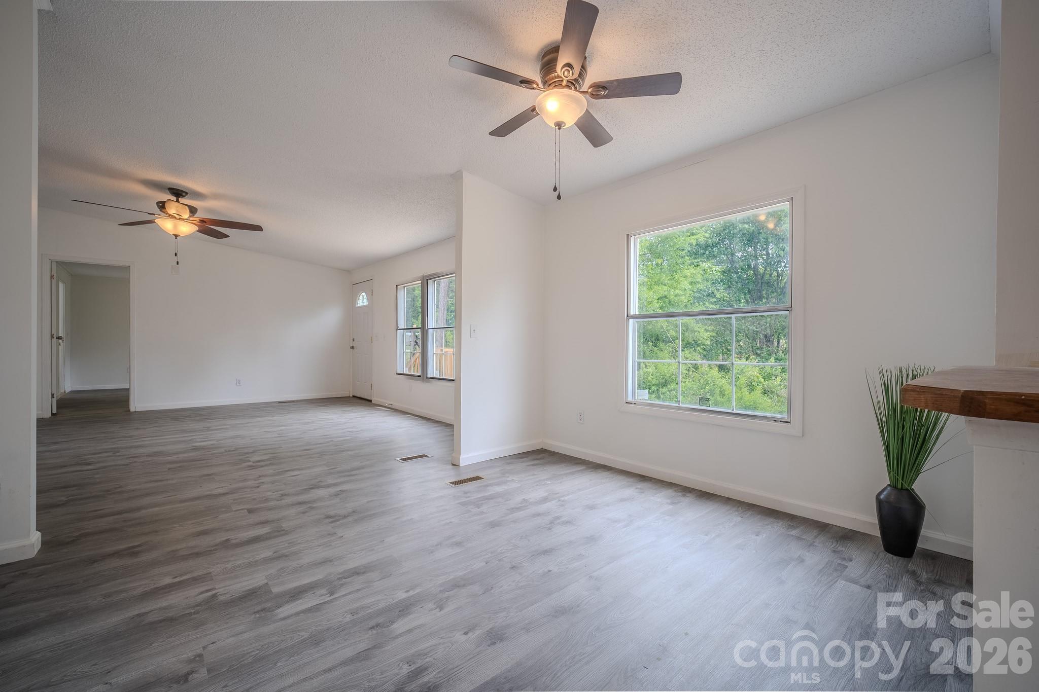 2932 23rd Avenue NE — Hickory