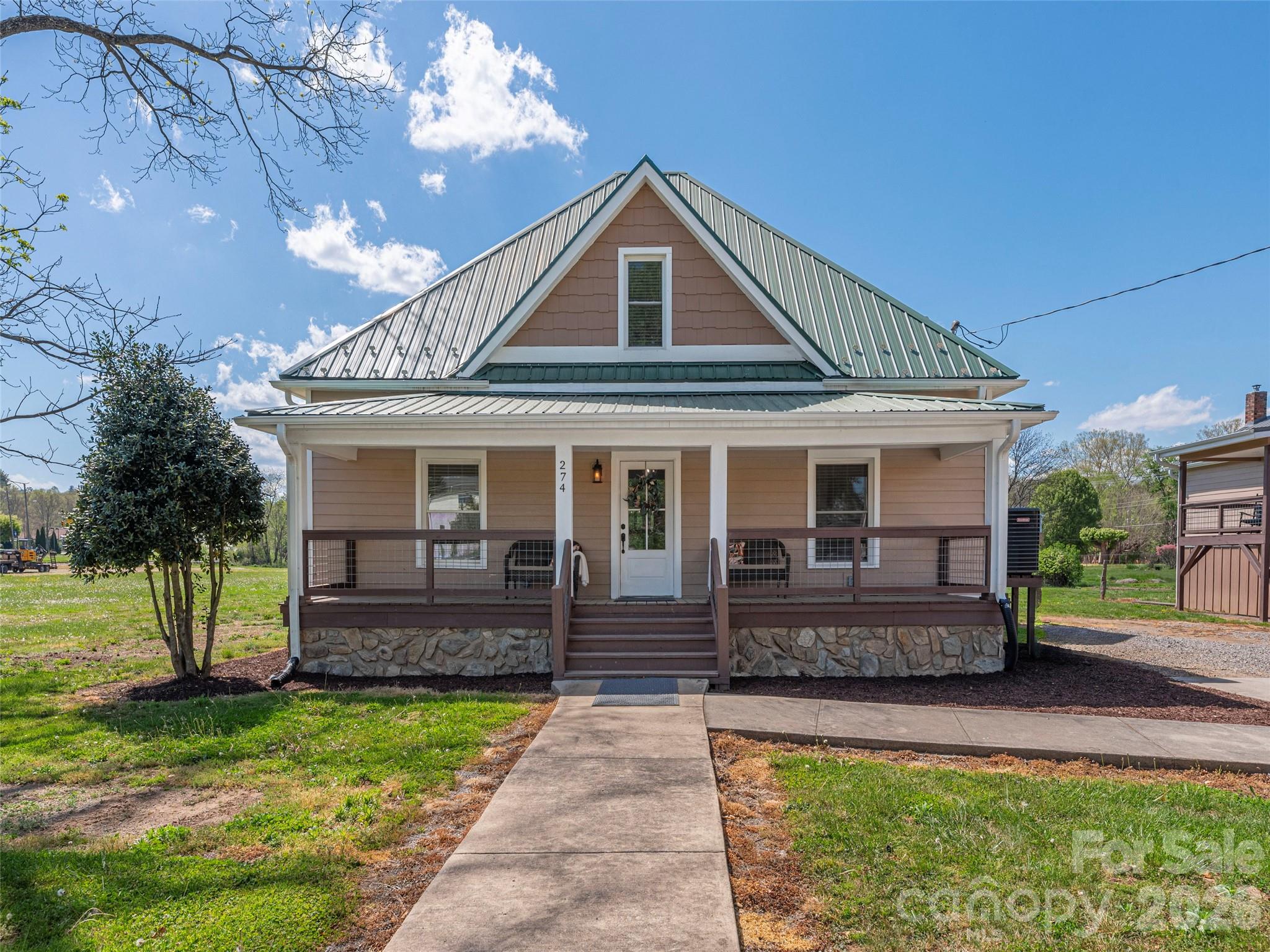 274 Charles Street — Clyde