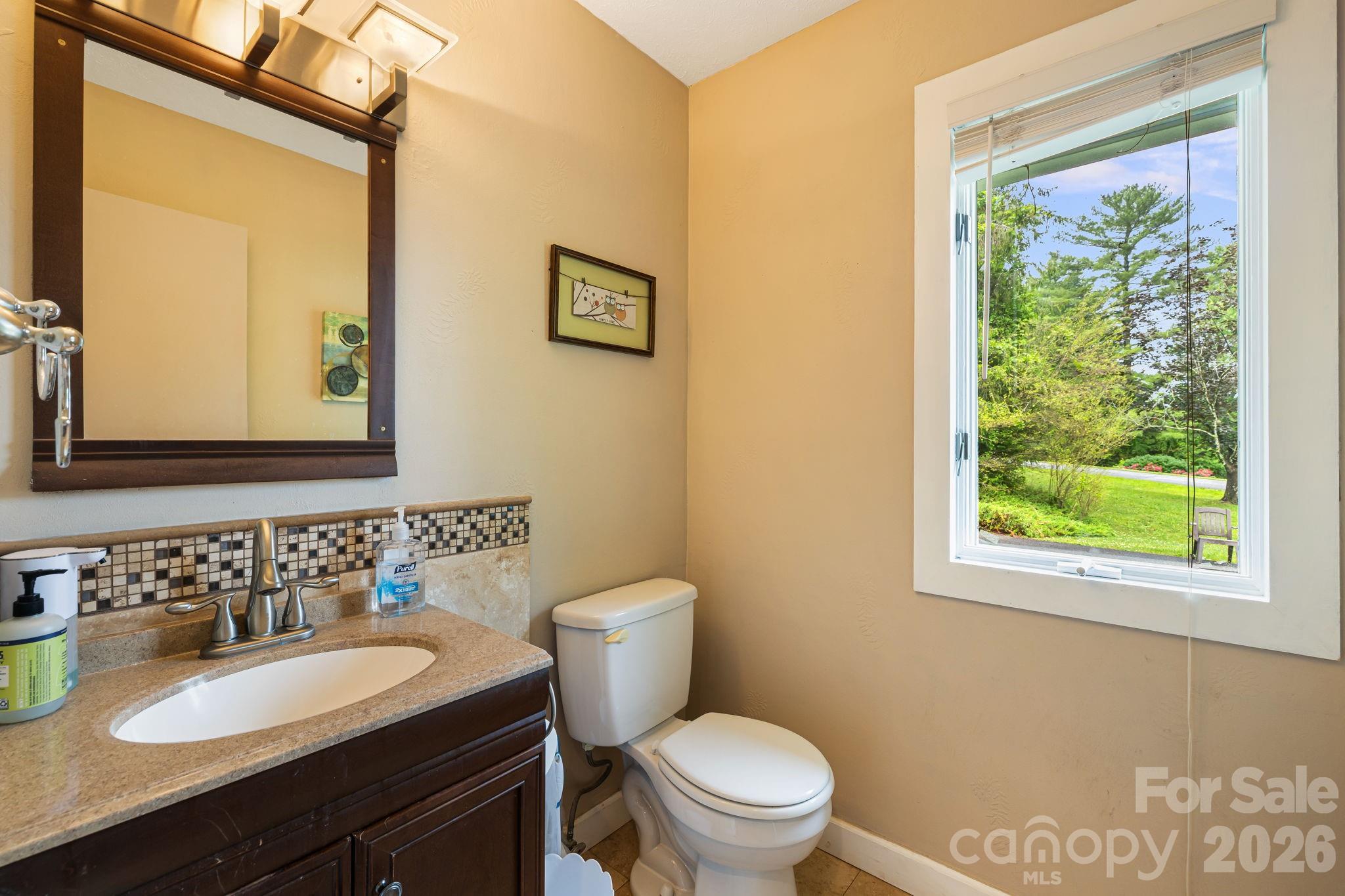 11 Beaumont Drive — Hendersonville