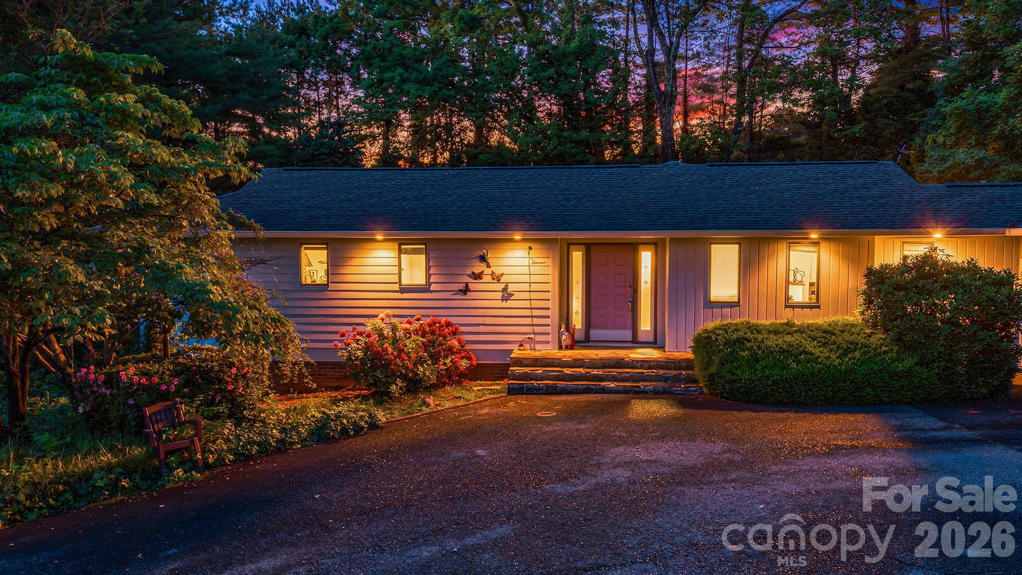 11 Beaumont Drive — Hendersonville