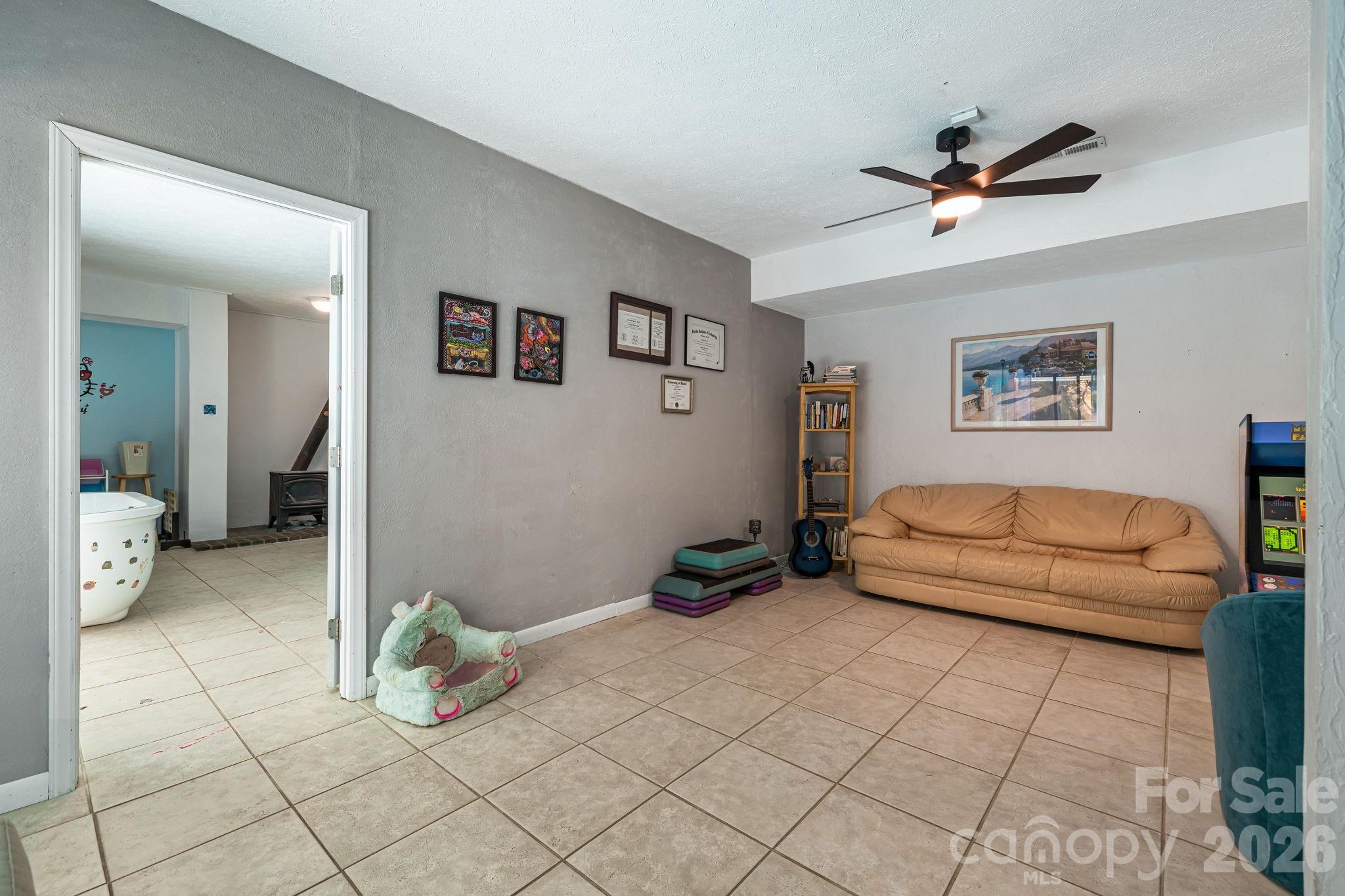 11 Beaumont Drive — Hendersonville