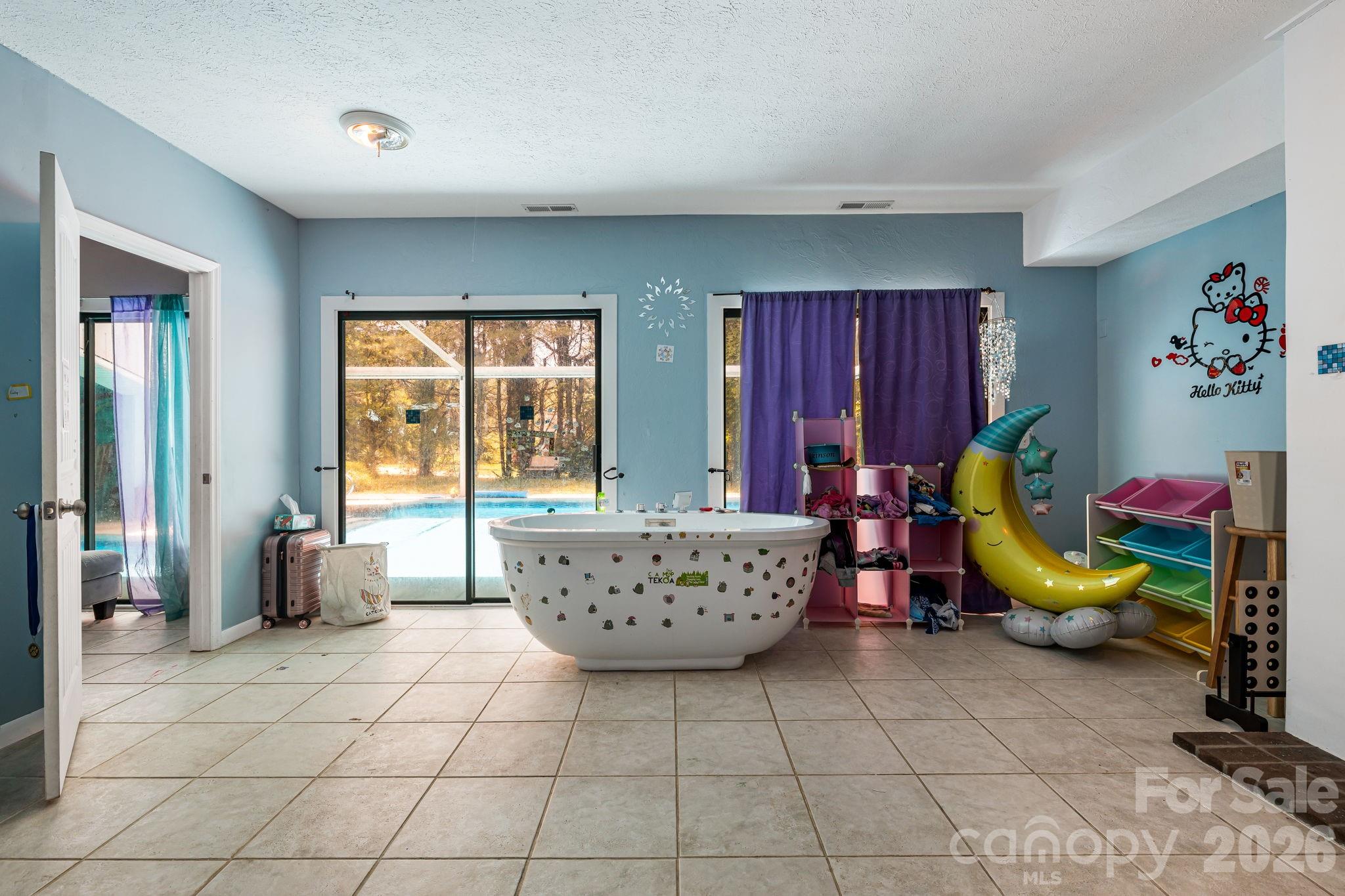 11 Beaumont Drive — Hendersonville