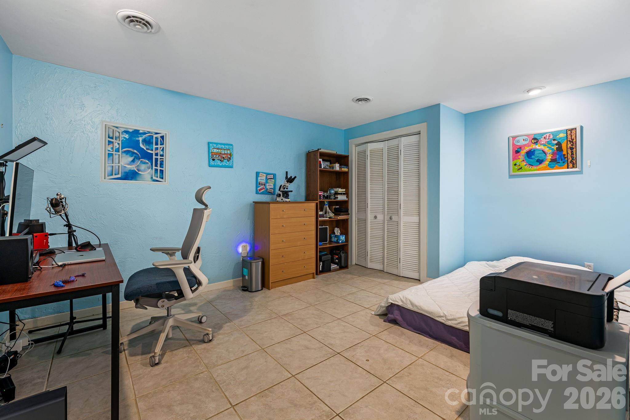 11 Beaumont Drive — Hendersonville