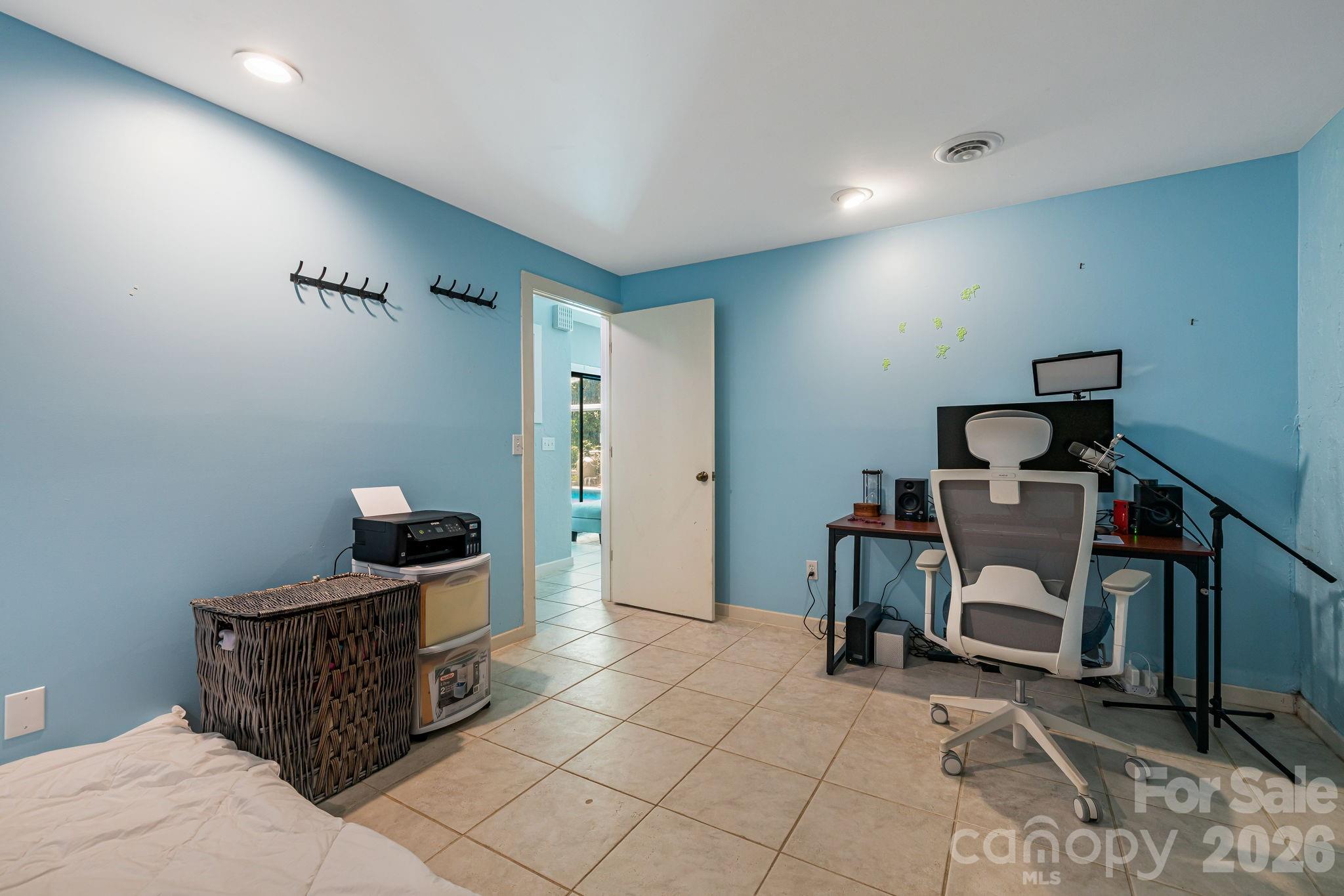 11 Beaumont Drive — Hendersonville