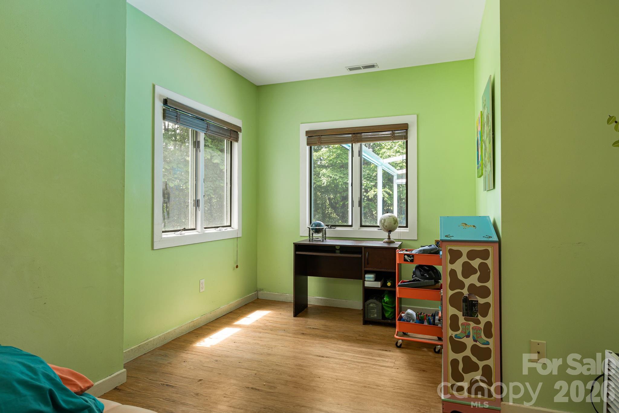 11 Beaumont Drive — Hendersonville